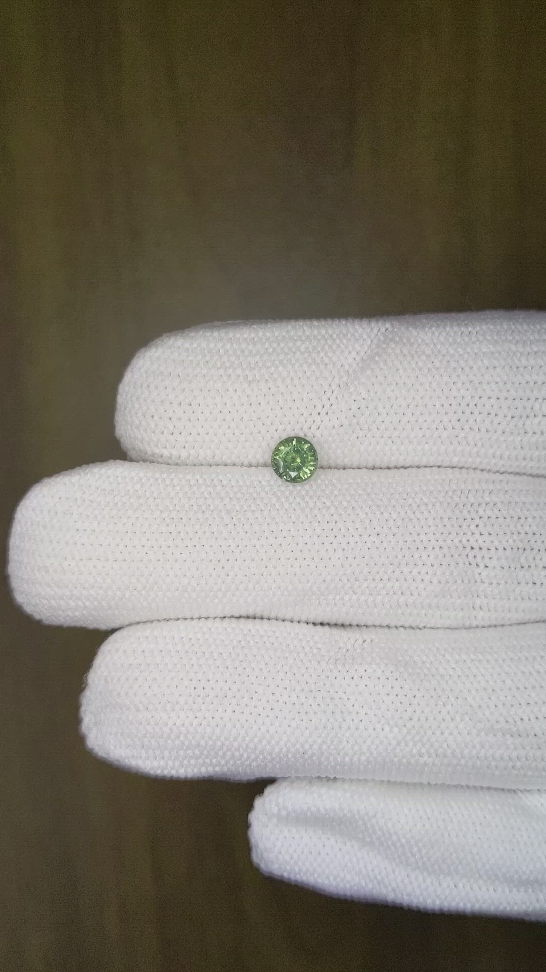 0.52 Ct. Yellowish Green Sapphire from Ceylon (Sri Lanka) Size Video