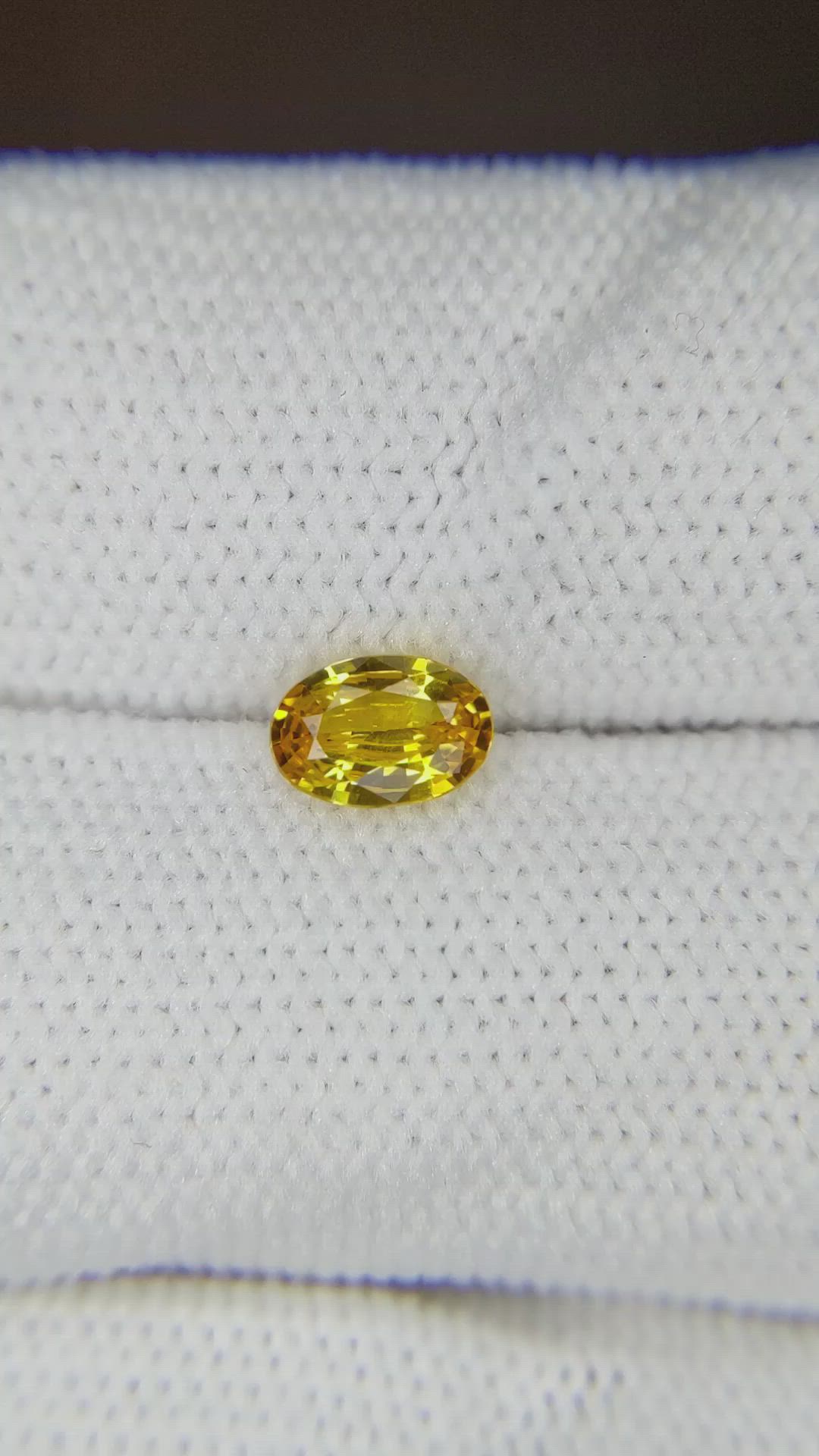 0.61 Ct. Yellowish Orange Sapphire from Ceylon (Sri Lanka) Size Video