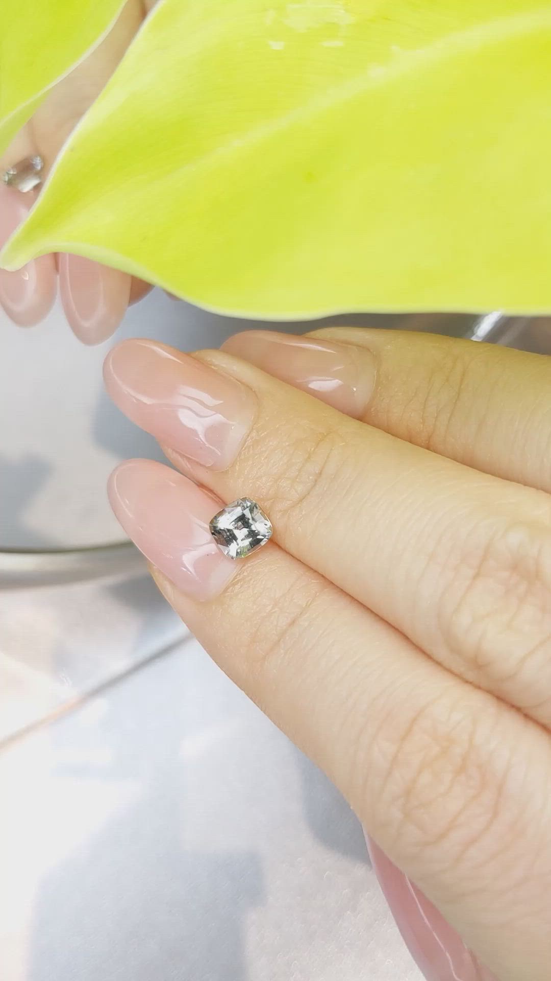 0.95 Ct. Grey Sapphire from Ceylon (Sri Lanka) Size Video