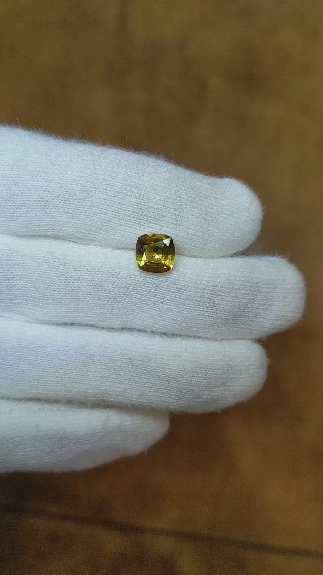 1.55 Ct. Greenish Yellow Sapphire from Ceylon (Sri Lanka) Size Video
