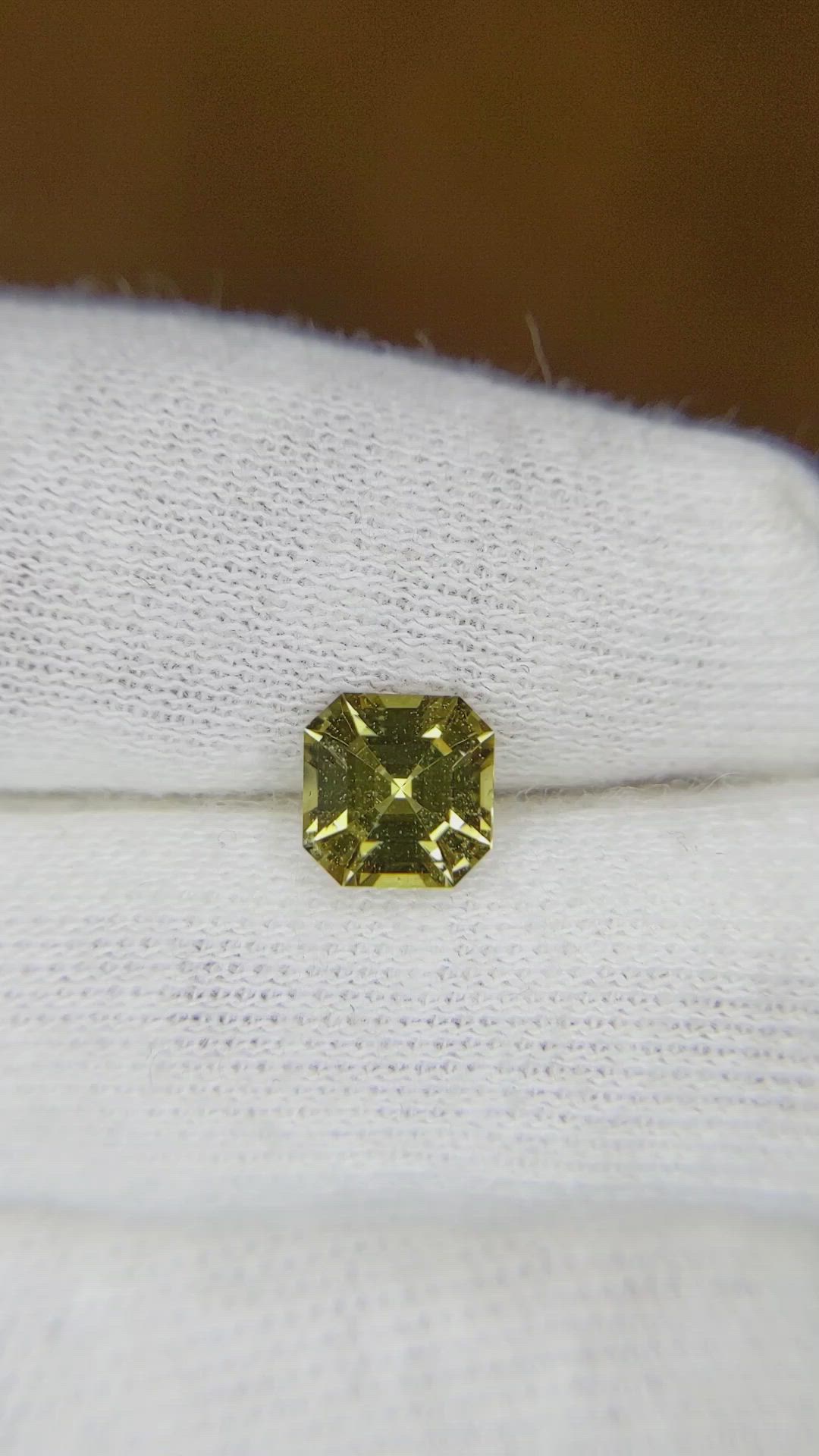 1.31 Ct. Greenish Yellow Sapphire from Ceylon (Sri Lanka) Size Video