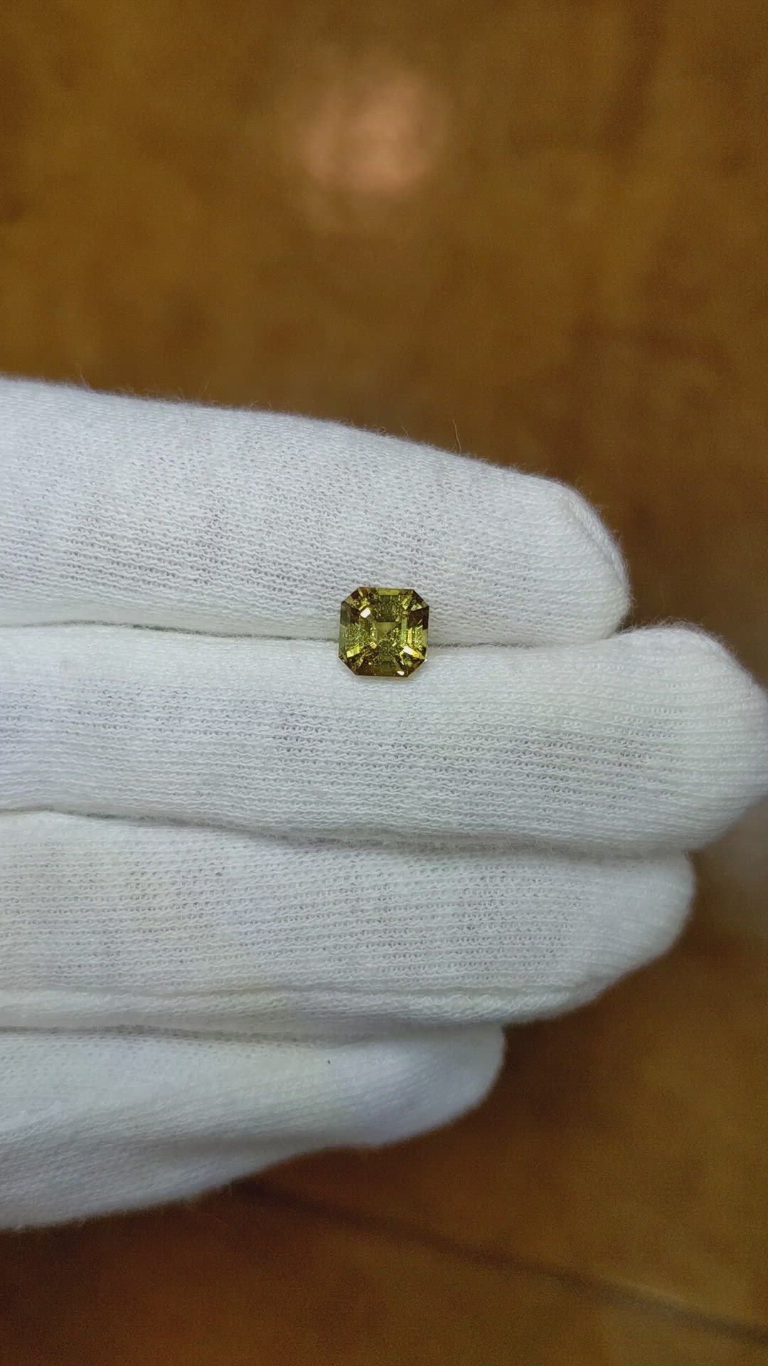 1.31 Ct. Greenish Yellow Sapphire from Ceylon (Sri Lanka) Size Video