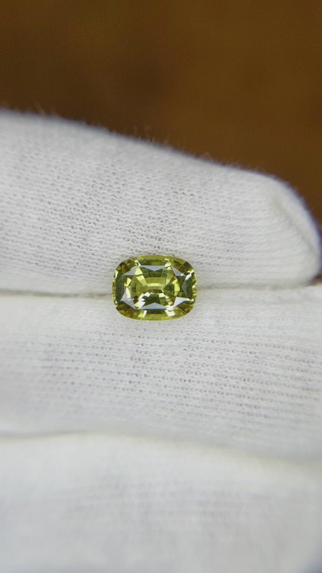 1.56 Ct. Yellowish Green Sapphire from Ceylon (Sri Lanka) Size Video