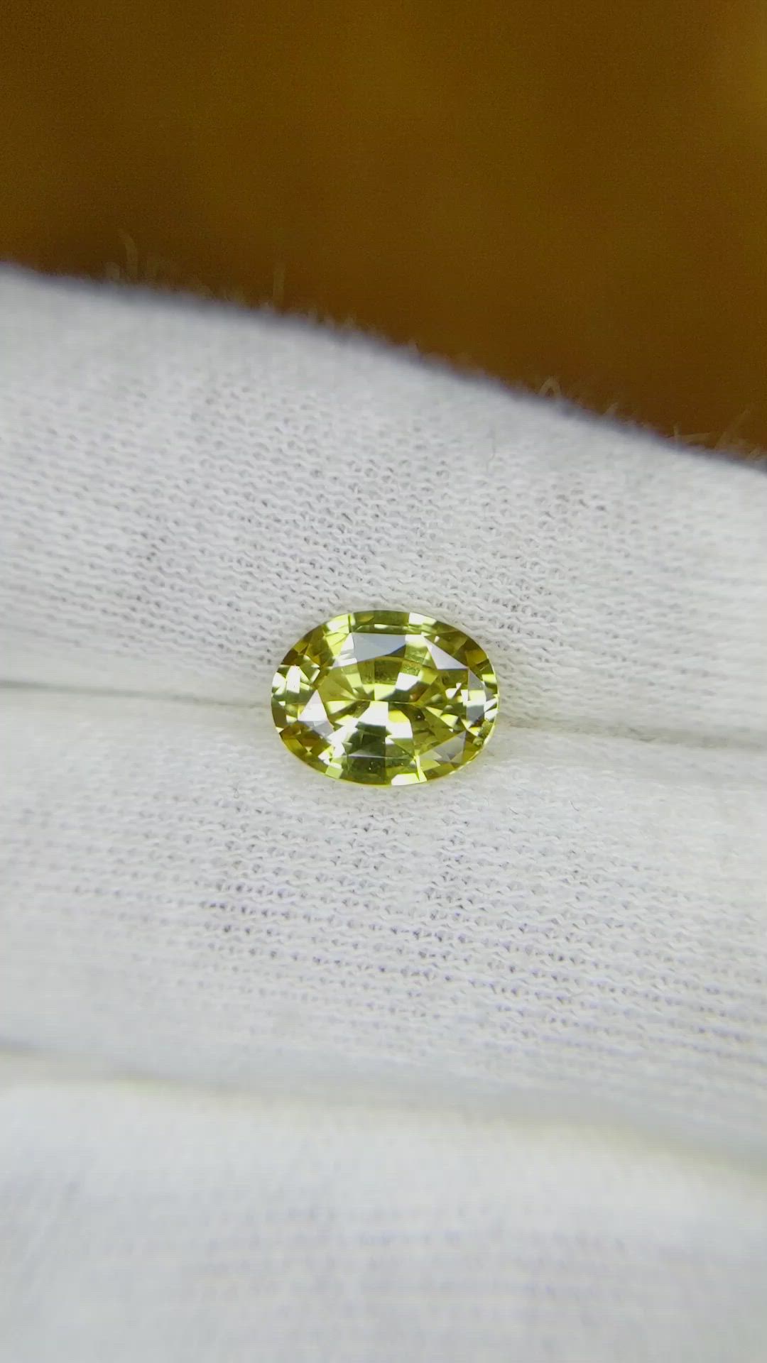 1.78 Ct. Greenish Yellow Sapphire from Ceylon (Sri Lanka) Size Video
