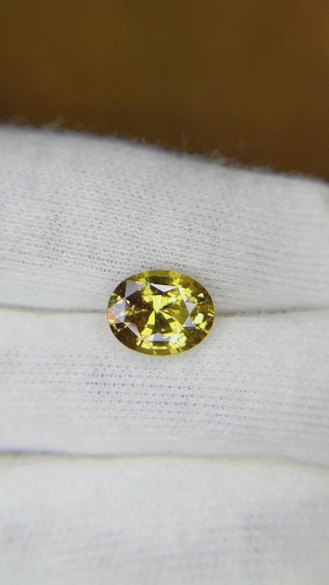 2.64 Ct. Yellowish Brown Sapphire from Ceylon (Sri Lanka) Size Video