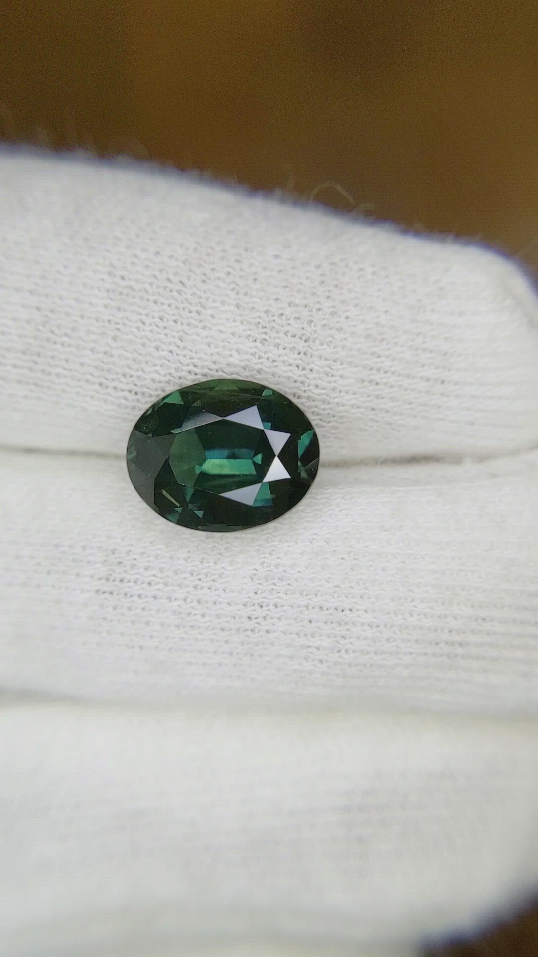 4.60 Ct. Bluish Green Sapphire from Ceylon (Sri Lanka) Size Video