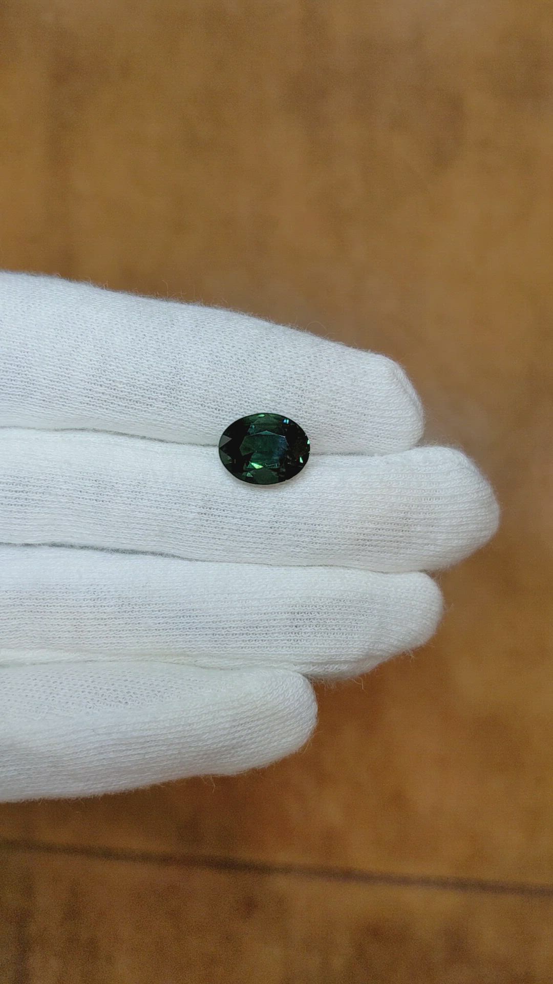 4.60 Ct. Bluish Green Sapphire from Ceylon (Sri Lanka) Size Video