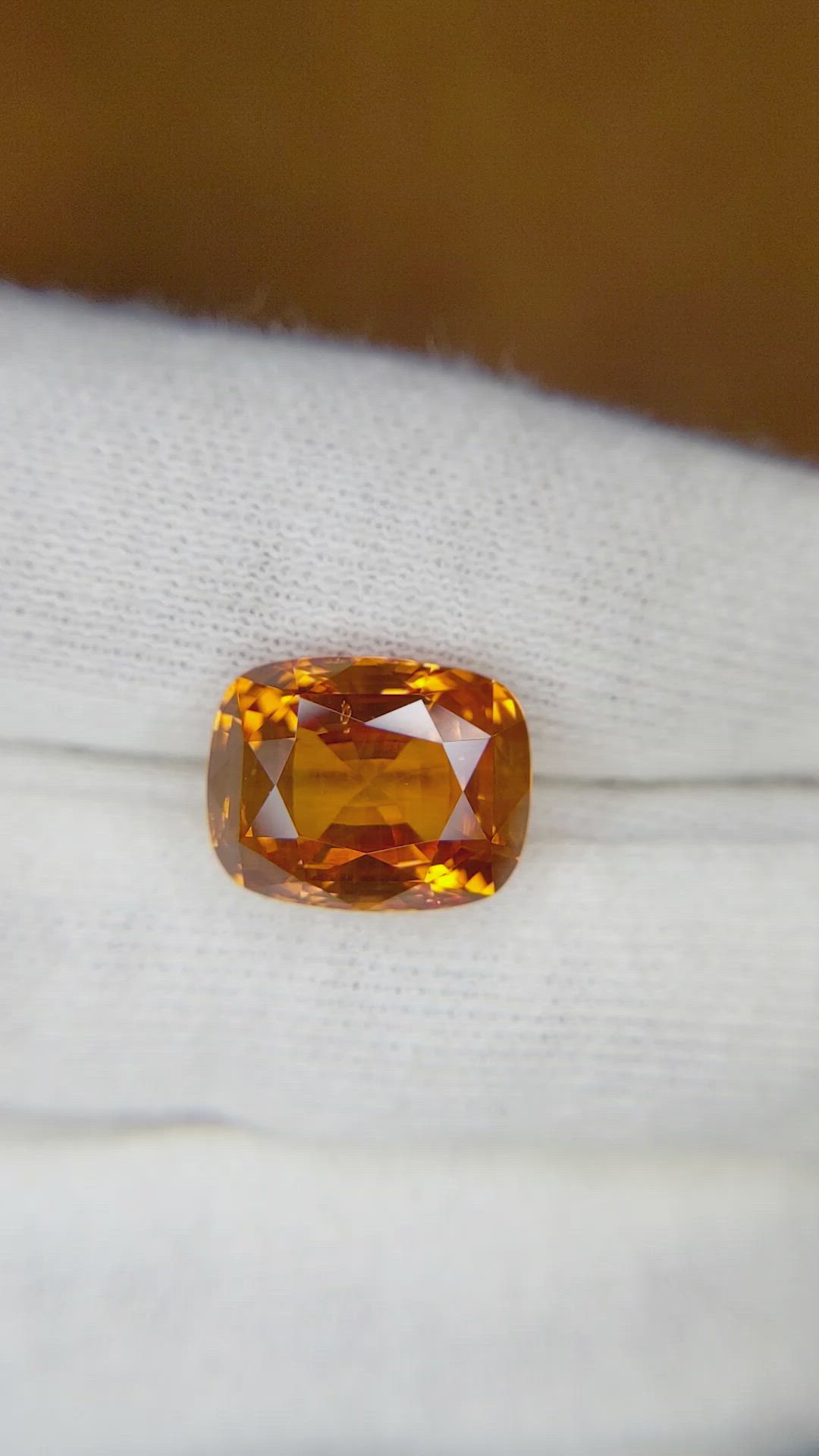 7.21 Ct. Orange Sapphire from Ceylon (Sri Lanka) Size Video