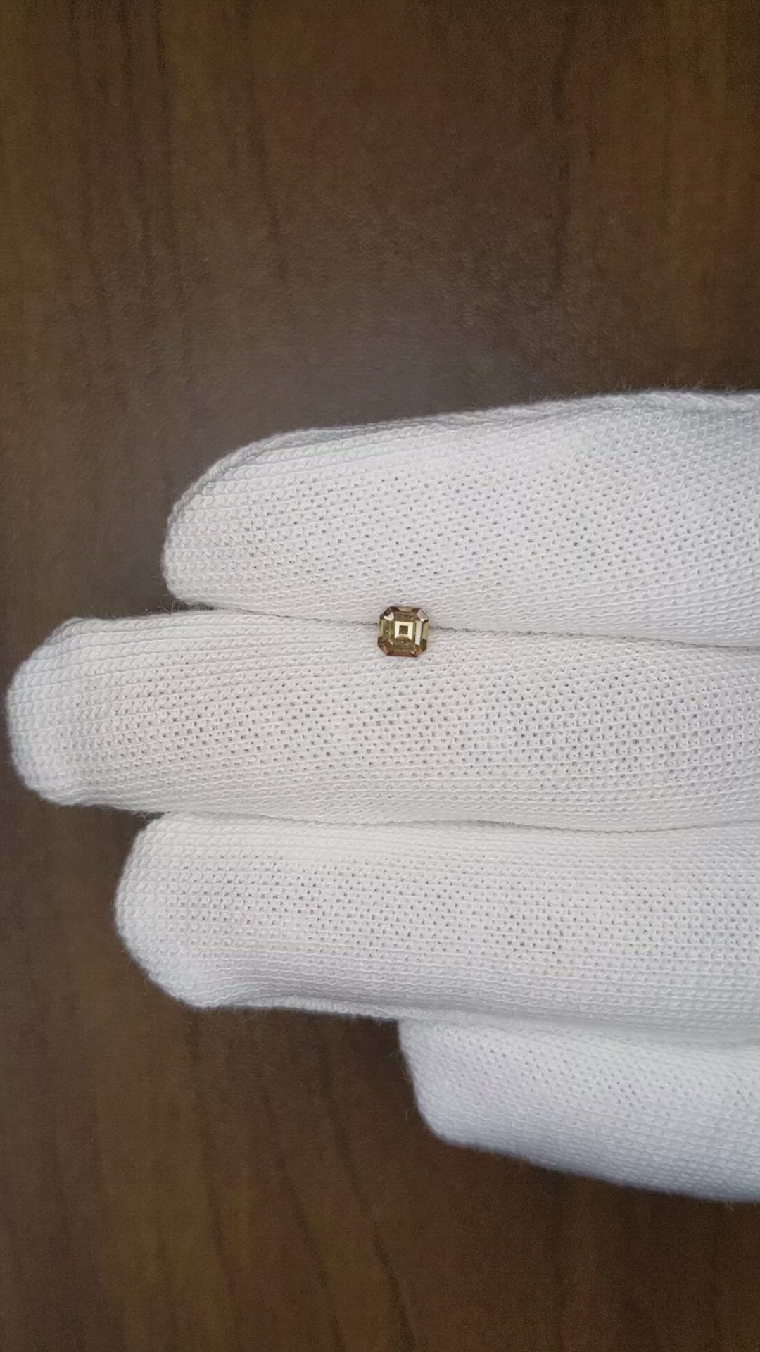 0.33 Ct. Brown Sapphire from Ceylon (Sri Lanka) Size Video