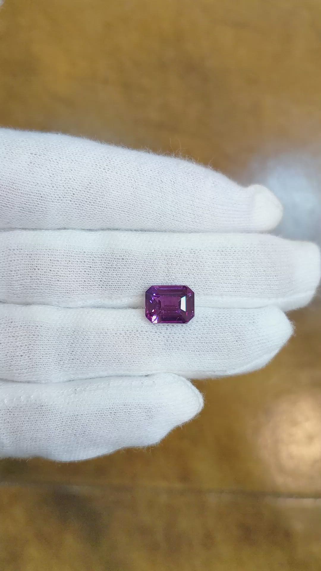 4.21 Ct. Purple Sapphire from Ceylon (Sri Lanka) Size Video