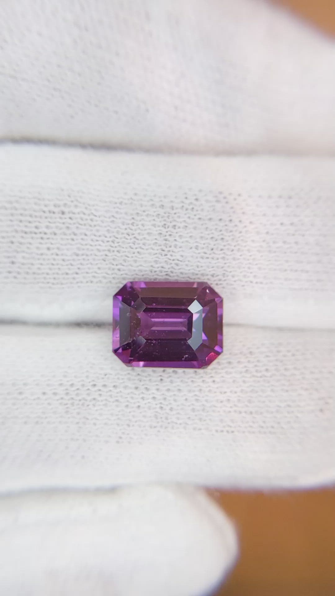 4.21 Ct. Purple Sapphire from Ceylon (Sri Lanka) Size Video