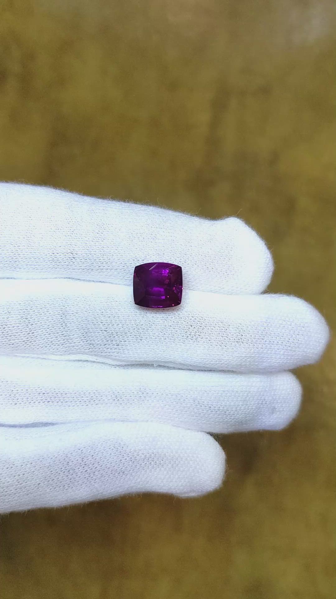 5.34 Ct. Purple Sapphire from Ceylon (Sri Lanka) Size Video