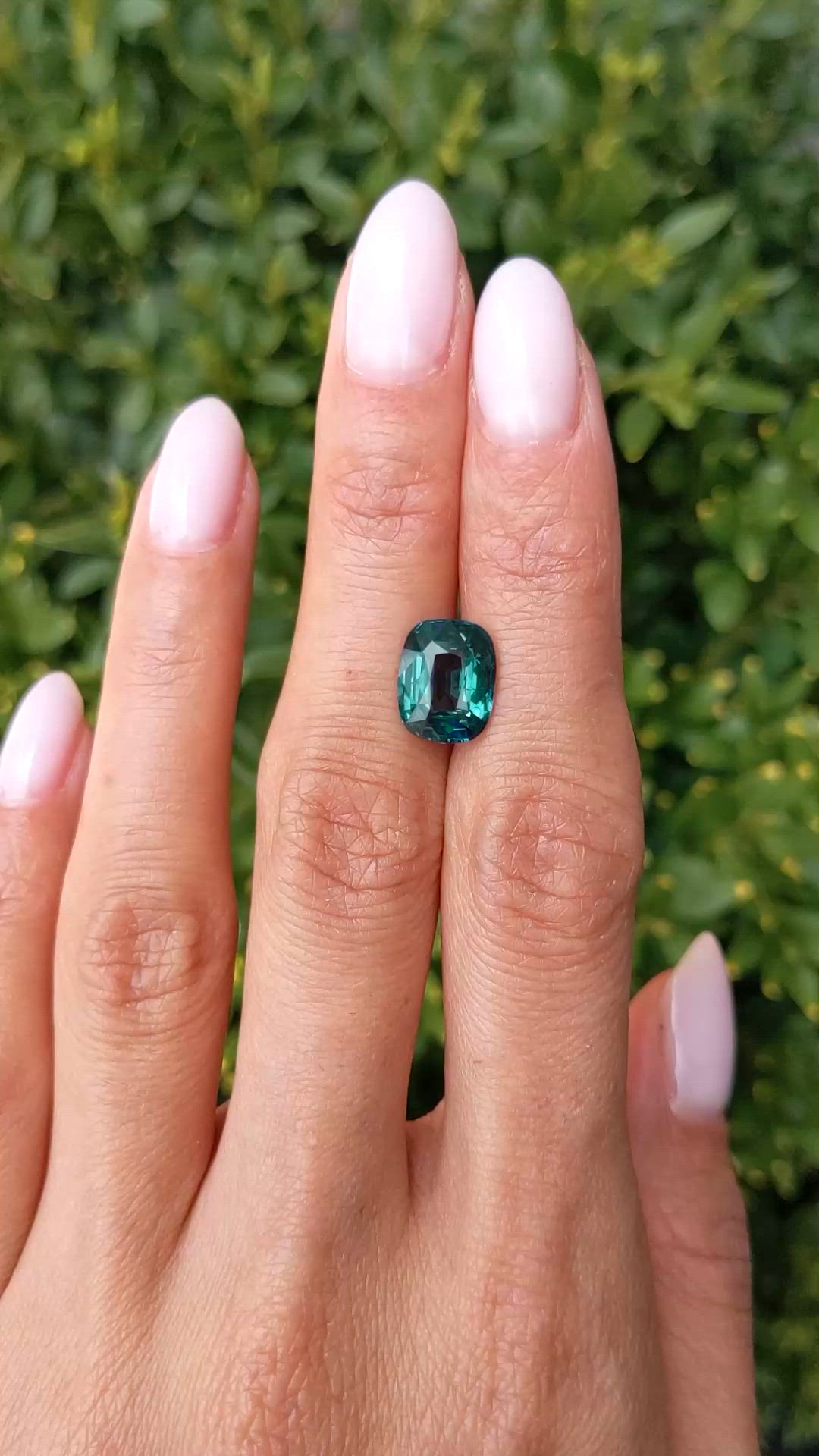 4.12 Ct. Bluish Green Sapphire from Ceylon (Sri Lanka) Size Video
