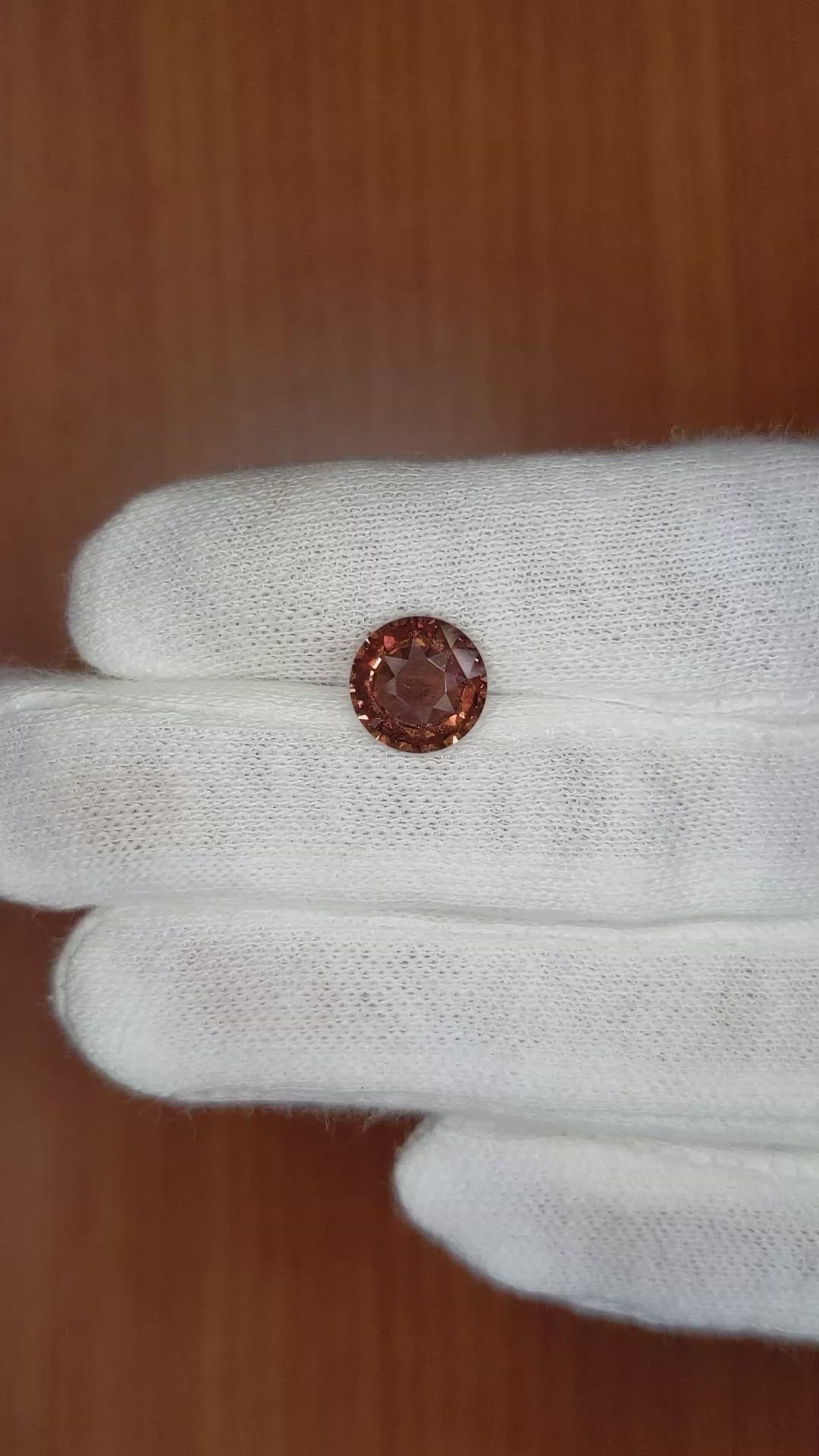 3.26 Ct. Orangish Brown Sapphire from Ceylon (Sri Lanka) Size Video