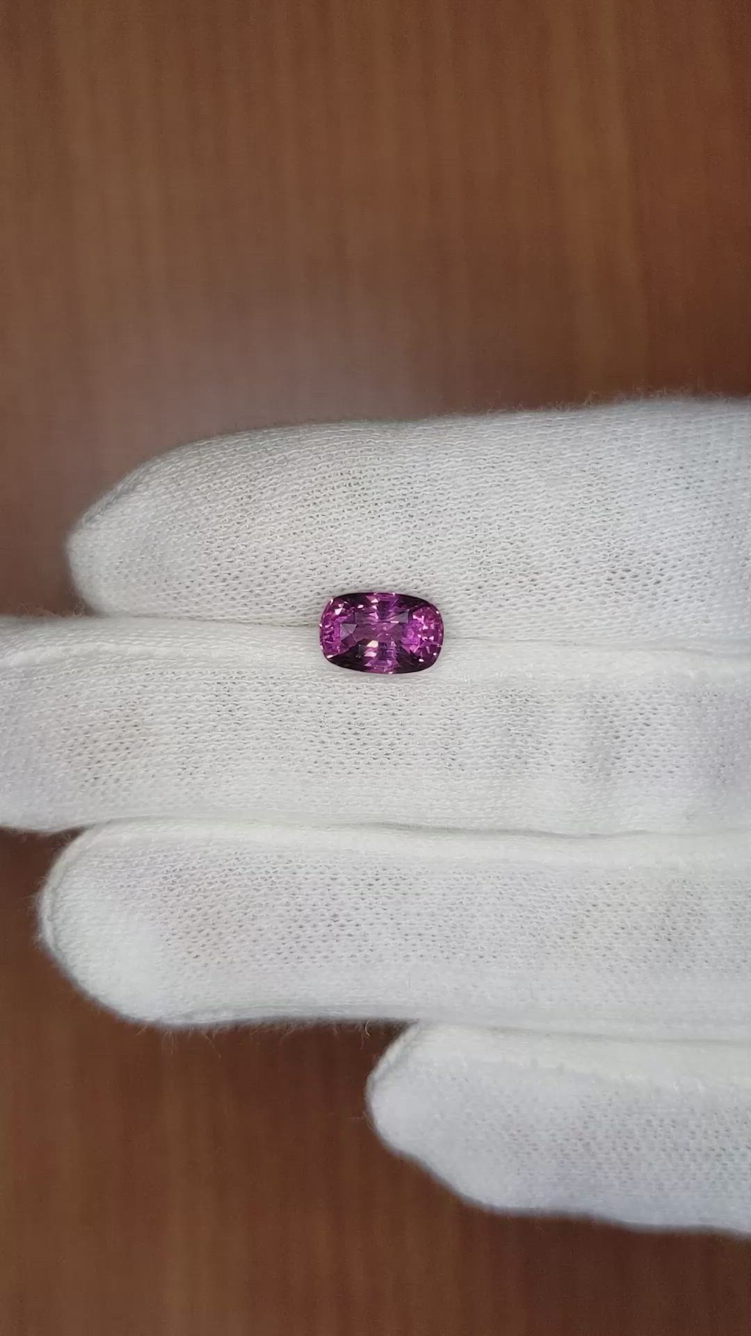 2.53 Ct. Pinkish Purple Sapphire from Ceylon (Sri Lanka) Size Video