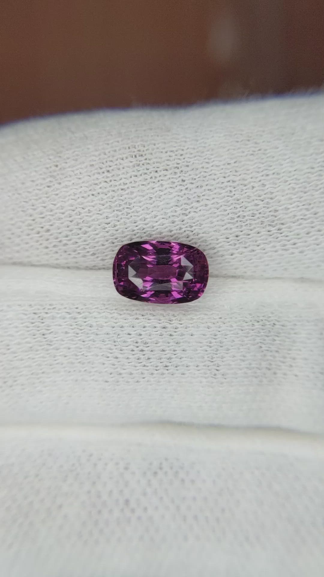 2.53 Ct. Pinkish Purple Sapphire from Ceylon (Sri Lanka) Size Video