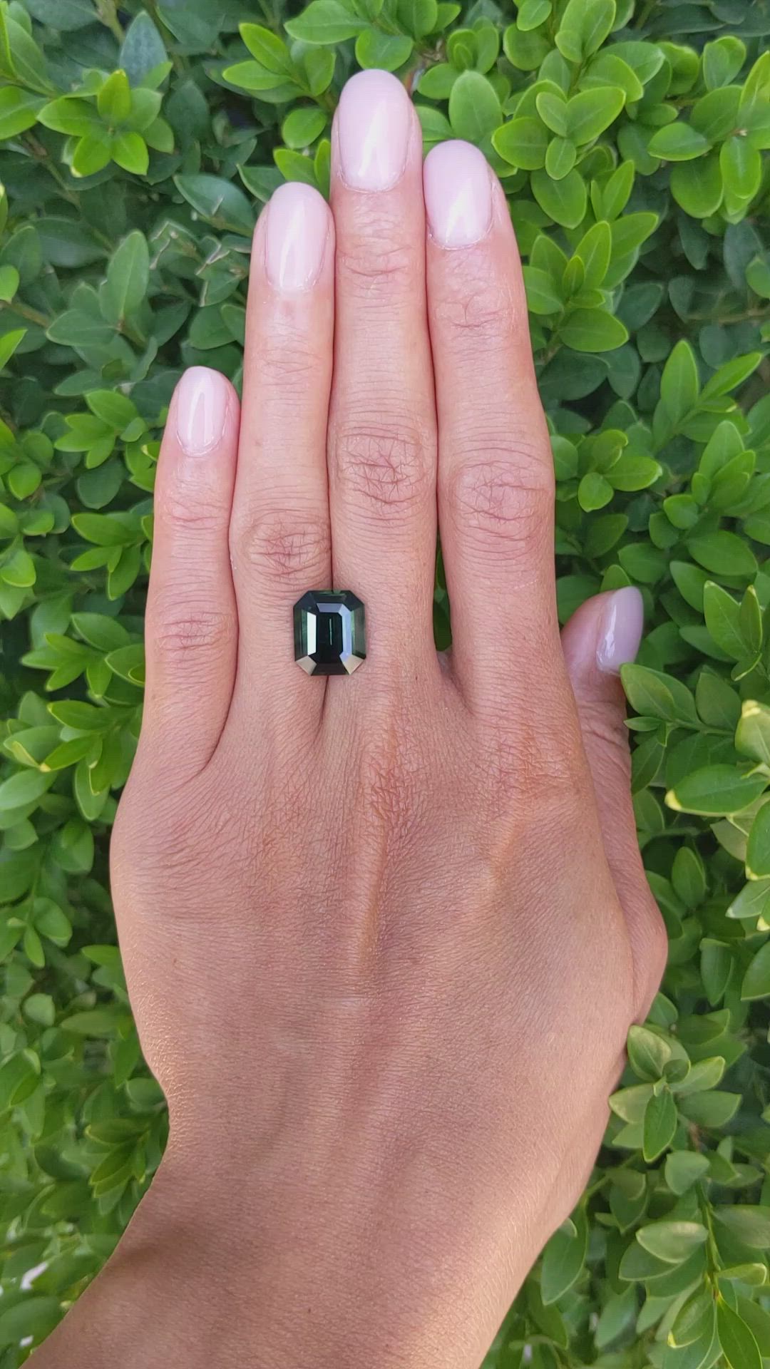 7.51 Ct. Green Sapphire from Ceylon (Sri Lanka) Size Video