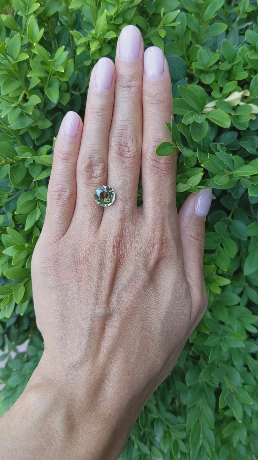 5.42 Ct. Green Sapphire from Ceylon (Sri Lanka) Size Video