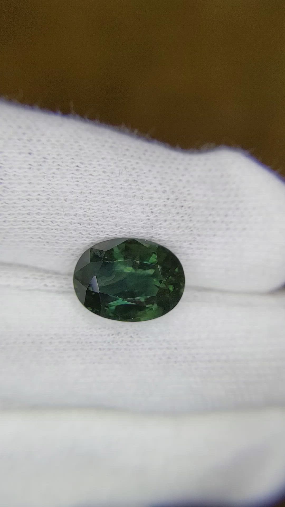 4.72 Ct. Bluish Green Sapphire from Ceylon (Sri Lanka) Size Video
