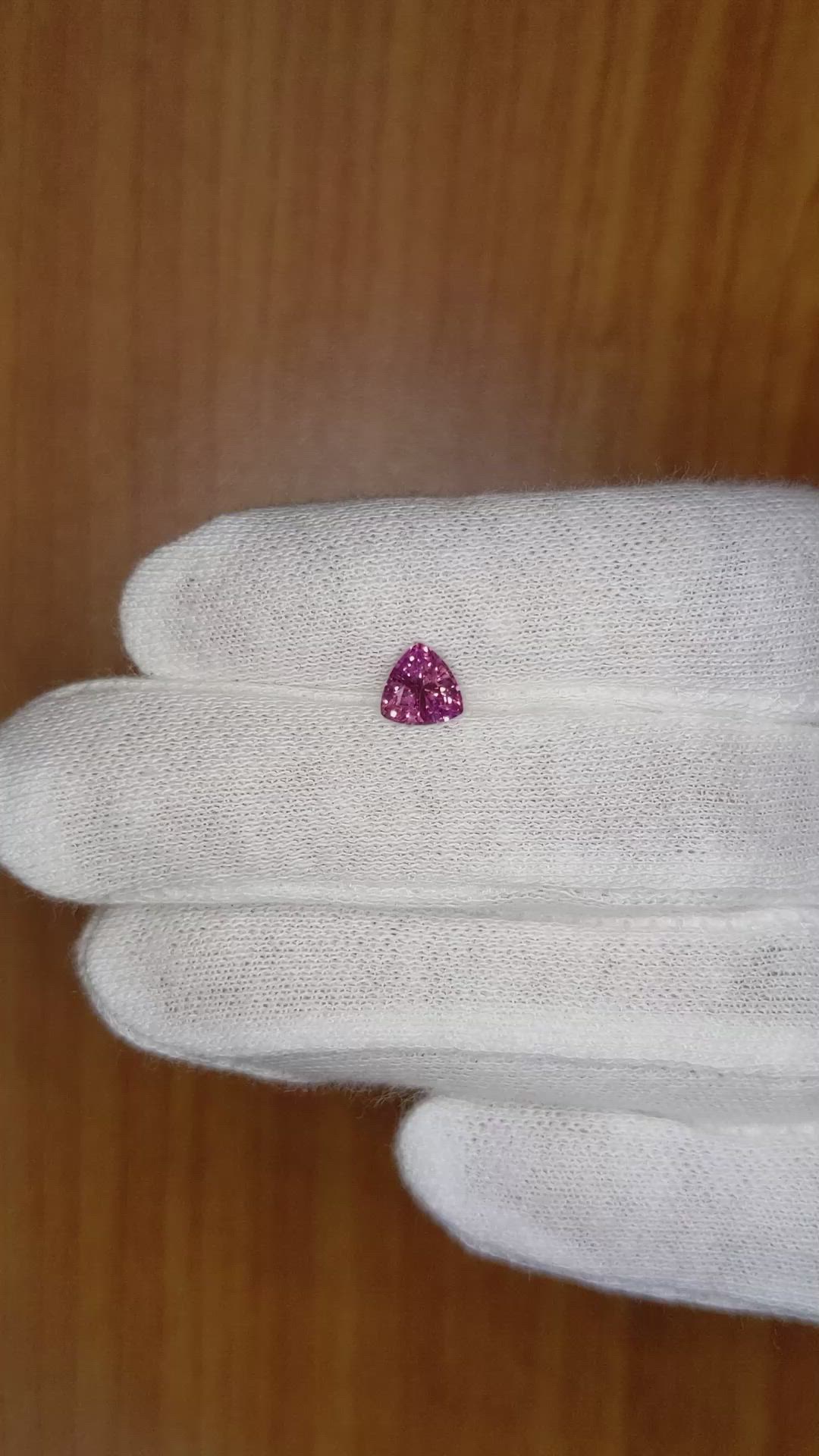 0.90 Ct. Reddish Pink Sapphire from Ceylon (Sri Lanka) Size Video