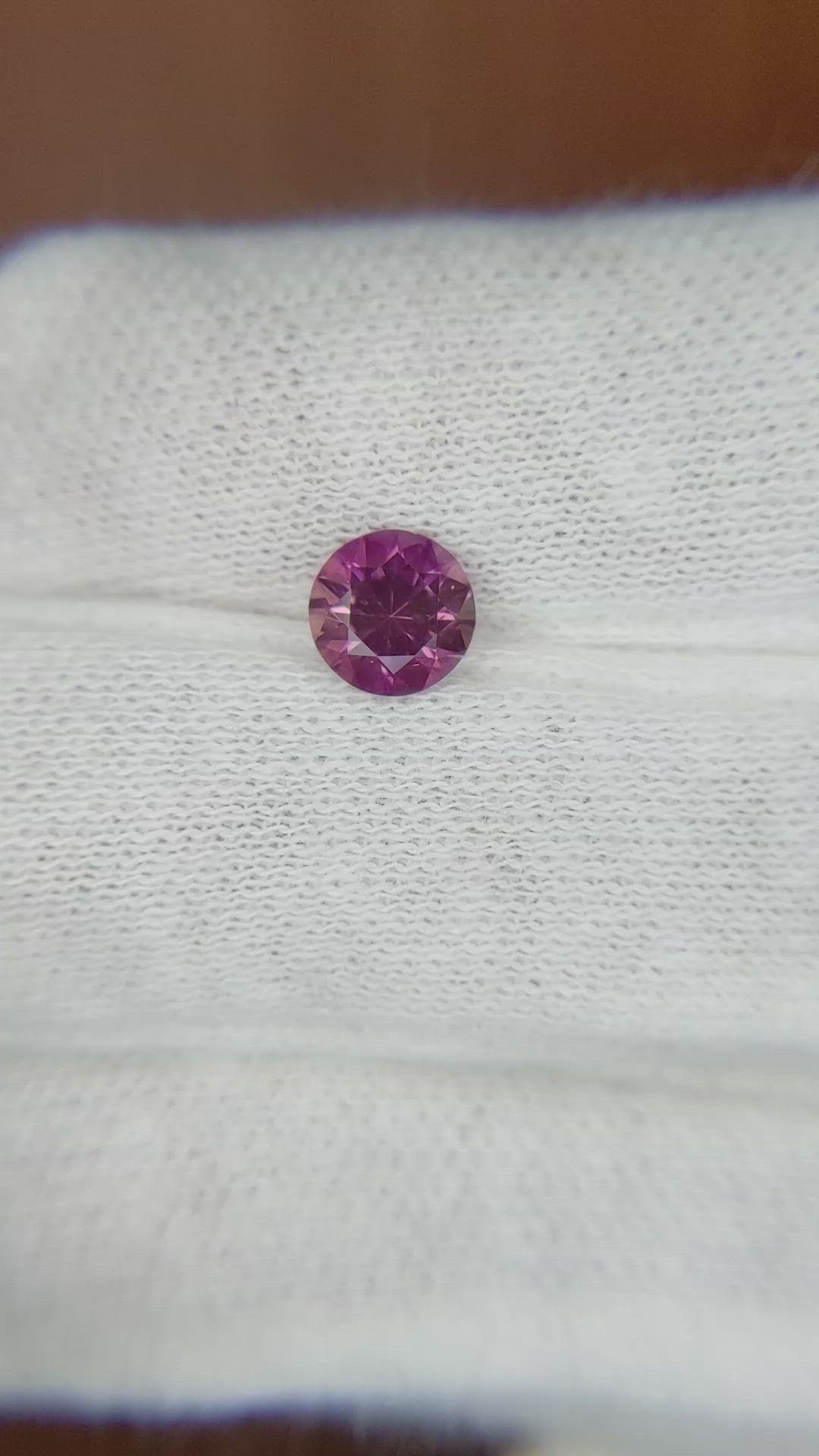 1.03 Ct. Sapphire from Ceylon (Sri Lanka) Size Video