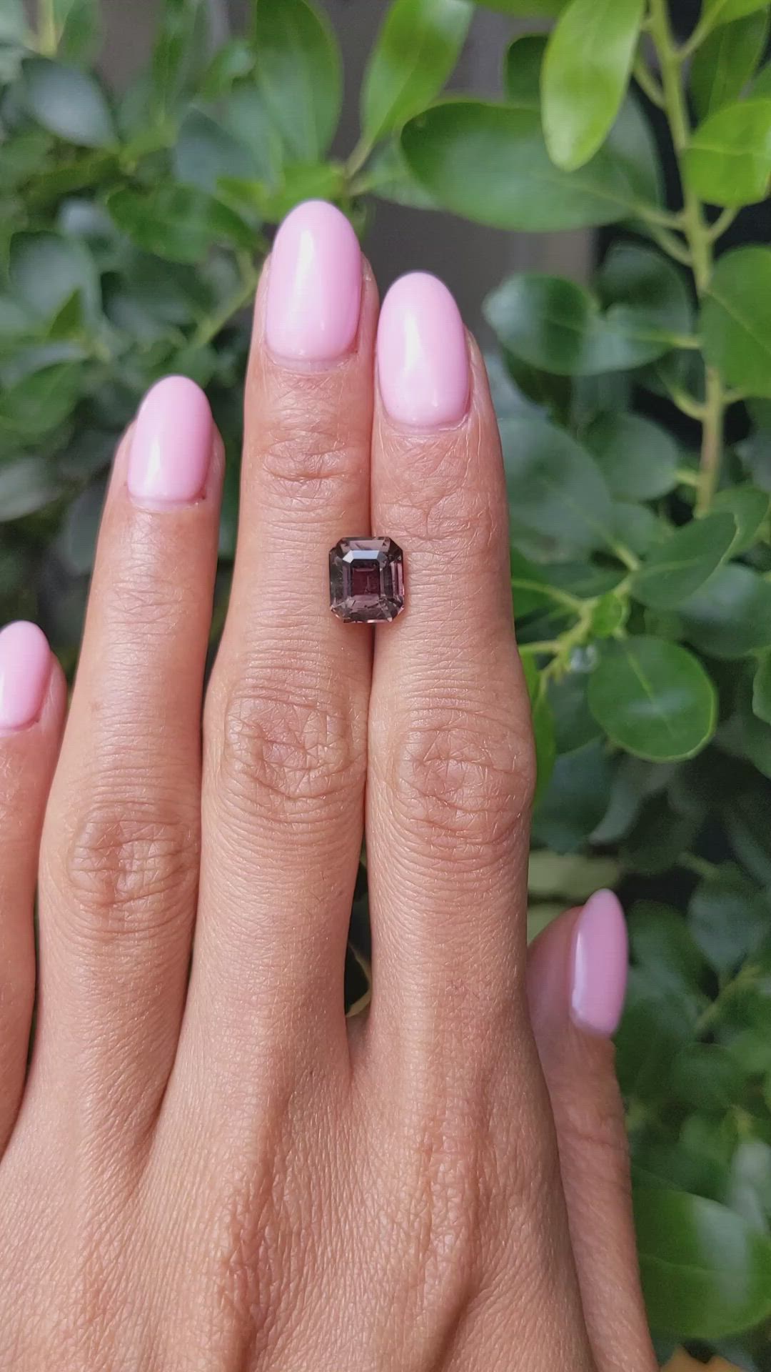 3.06 Ct. Brown Sapphire from Ceylon (Sri Lanka) Size Video
