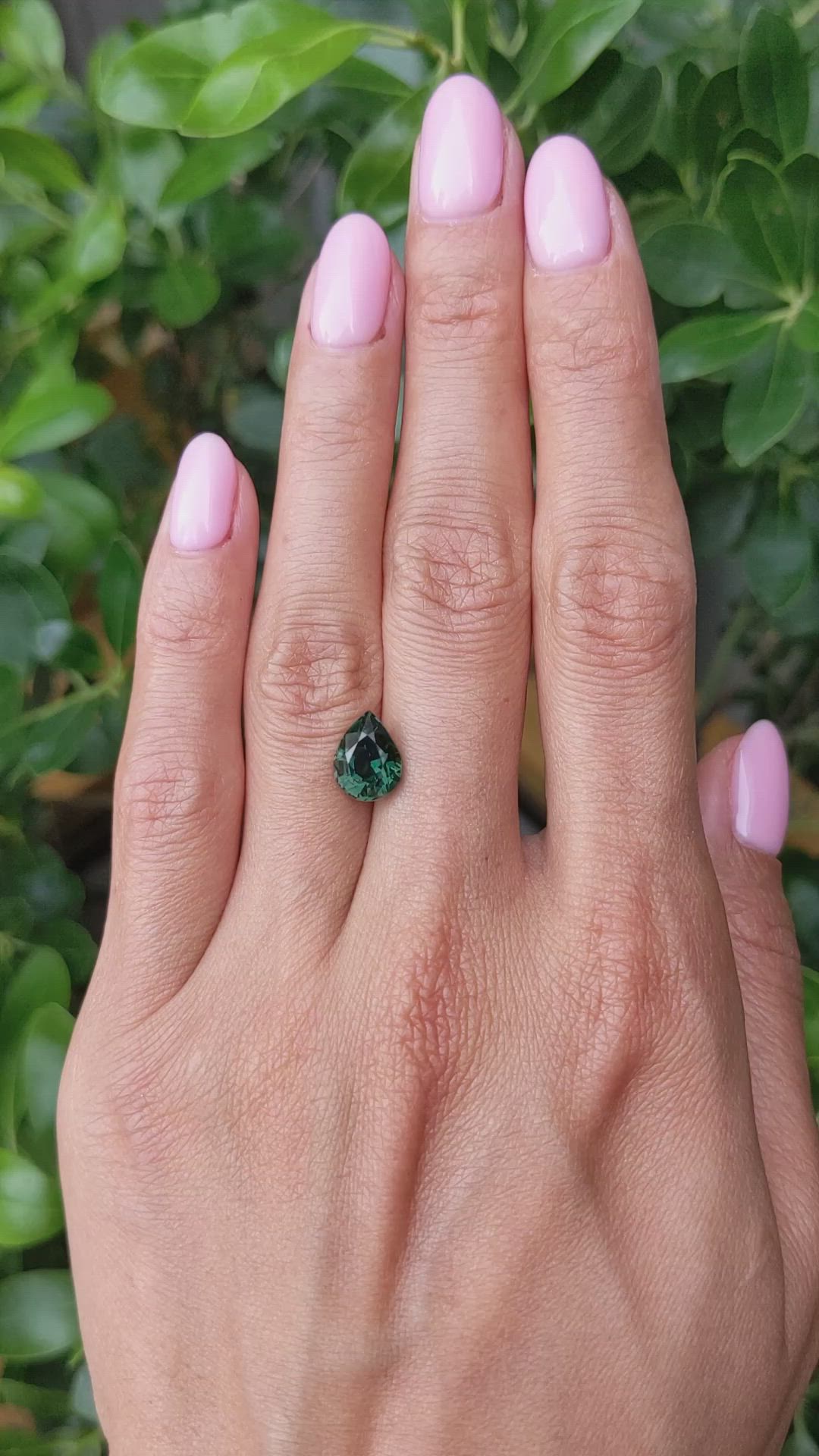 3.08 Ct. Green Sapphire from Ceylon (Sri Lanka) Size Video
