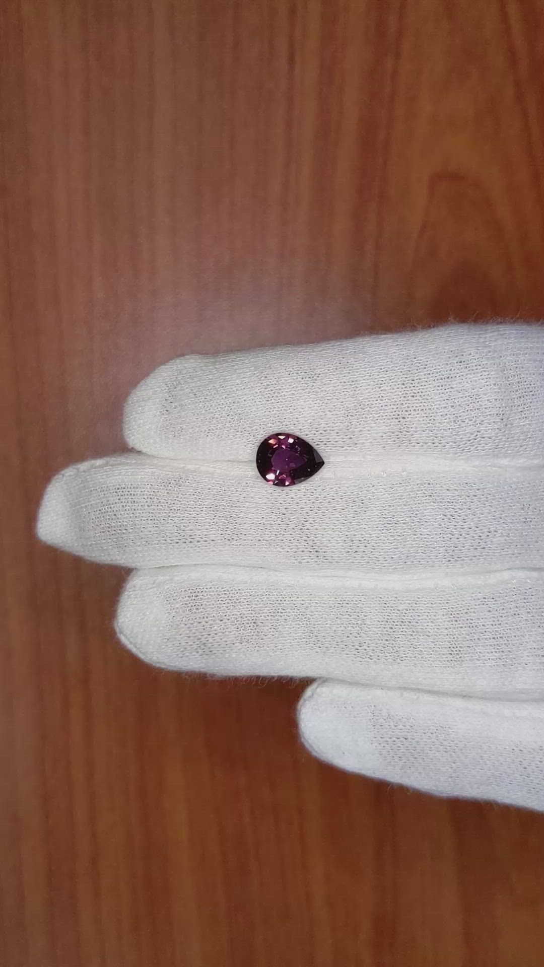 2.03 Ct. Sapphire from Ceylon (Sri Lanka) Size Video