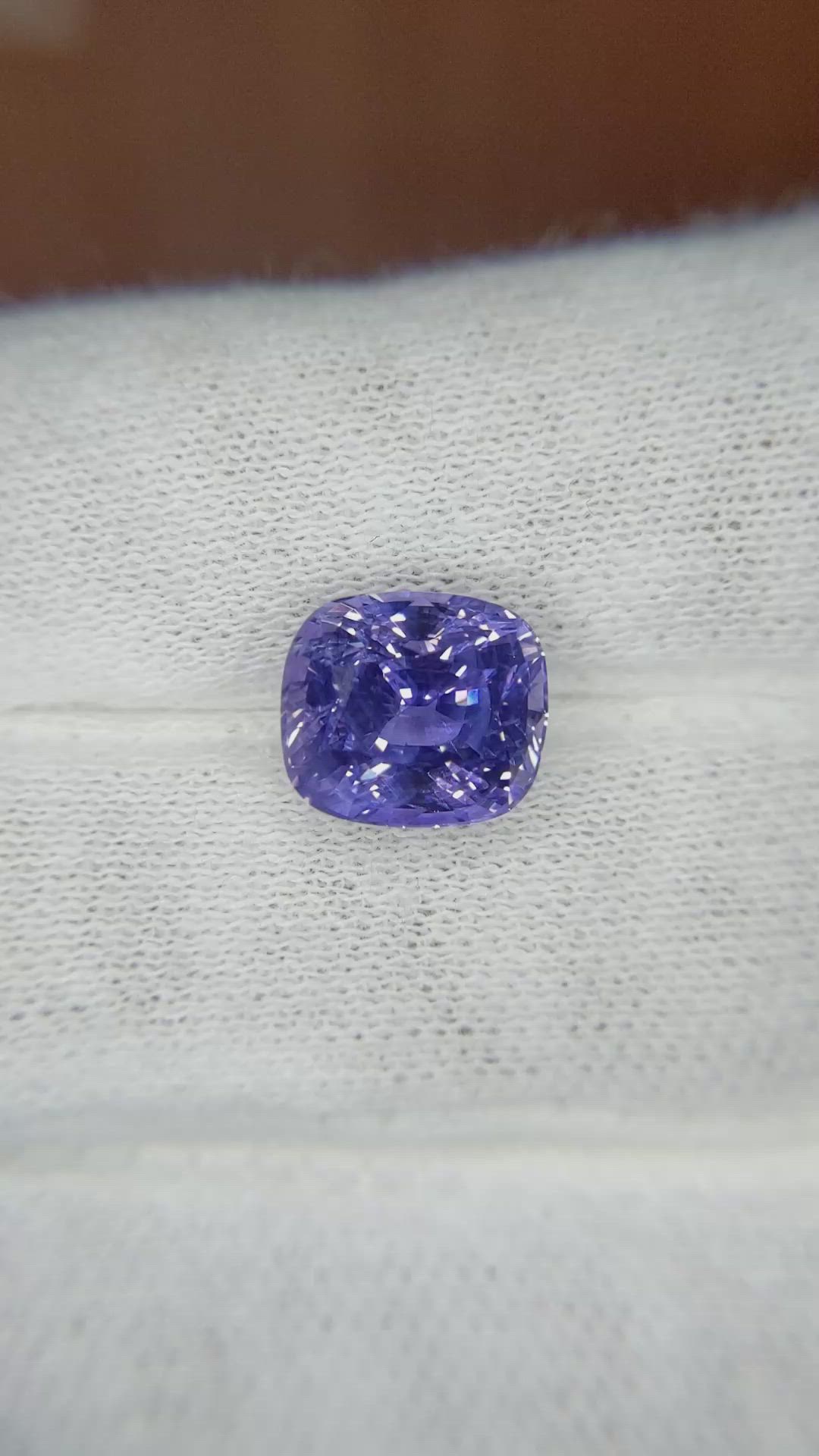 4.66 Ct. Violet Sapphire from Ceylon (Sri Lanka) Size Video