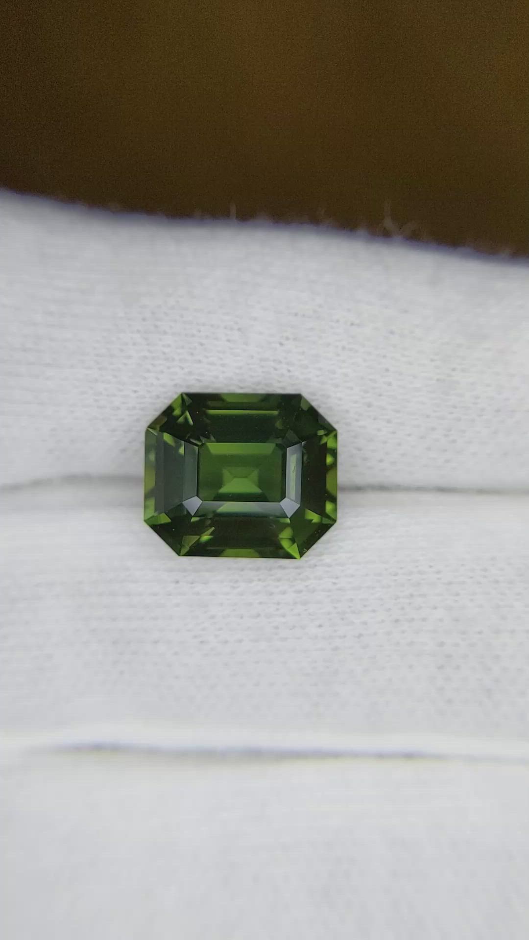 6.30 Ct. Green Sapphire from Ceylon (Sri Lanka) Size Video