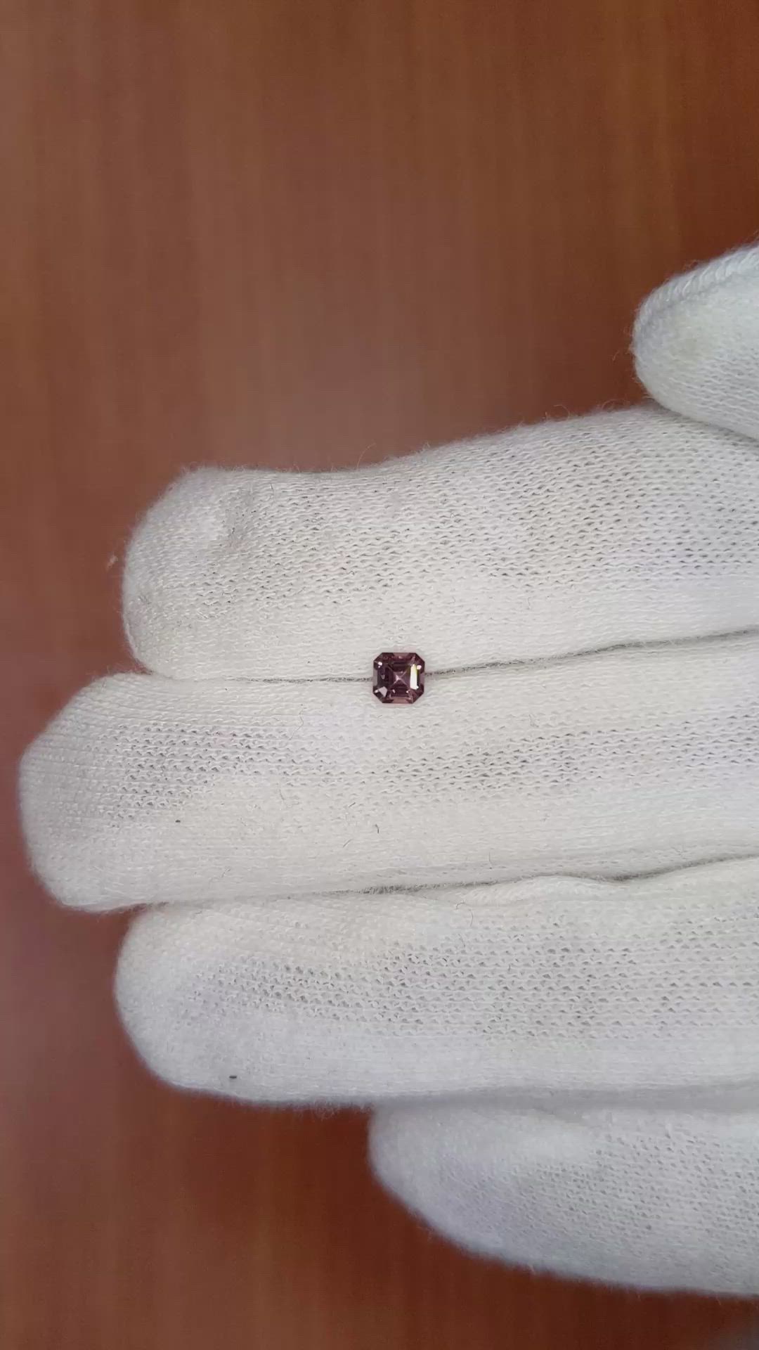 0.25 Ct. Reddish Pink Sapphire from Ceylon (Sri Lanka) Size Video