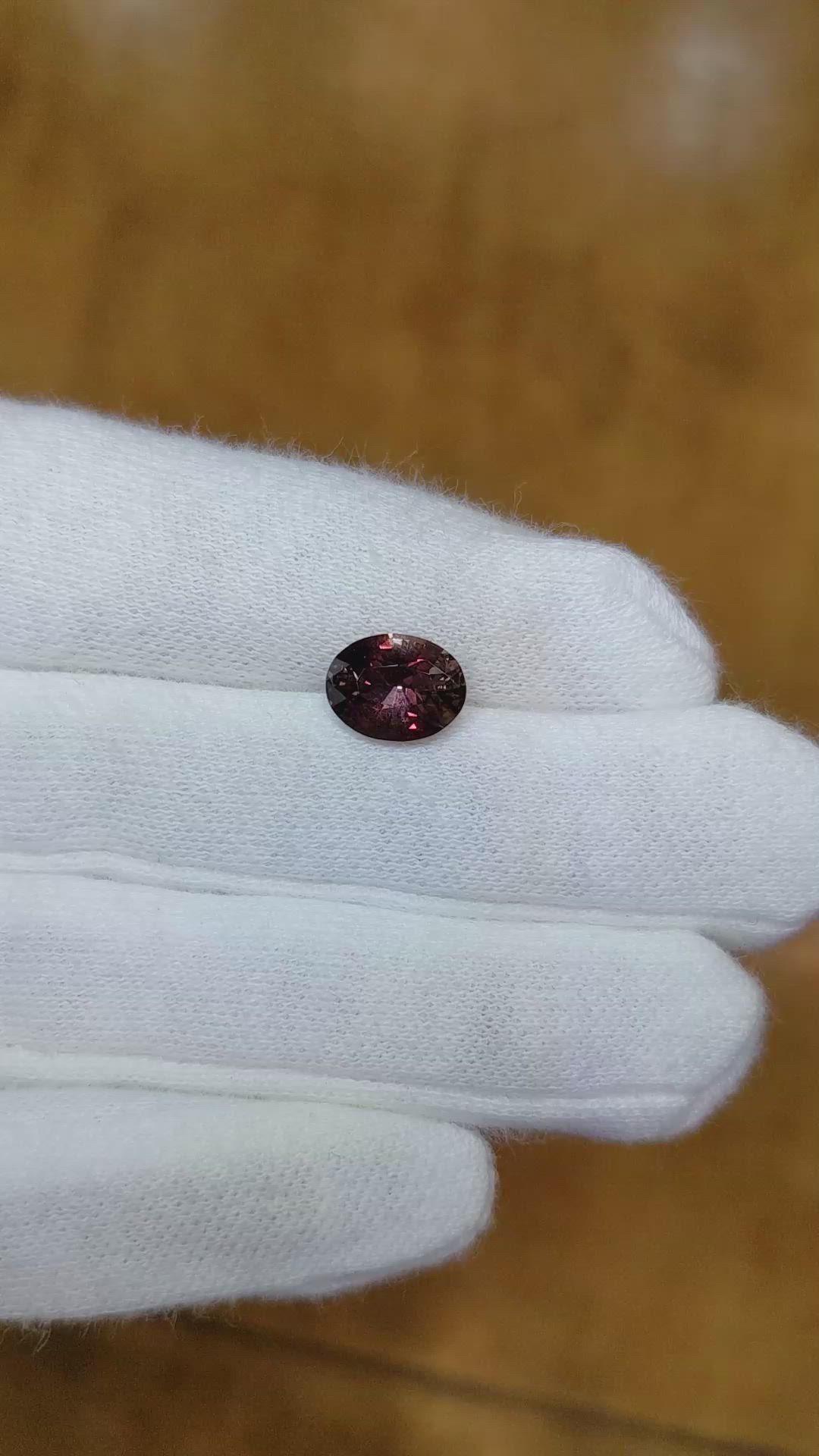 2.10 Ct. Pinkish Brown Sapphire from Ceylon (Sri Lanka) Size Video