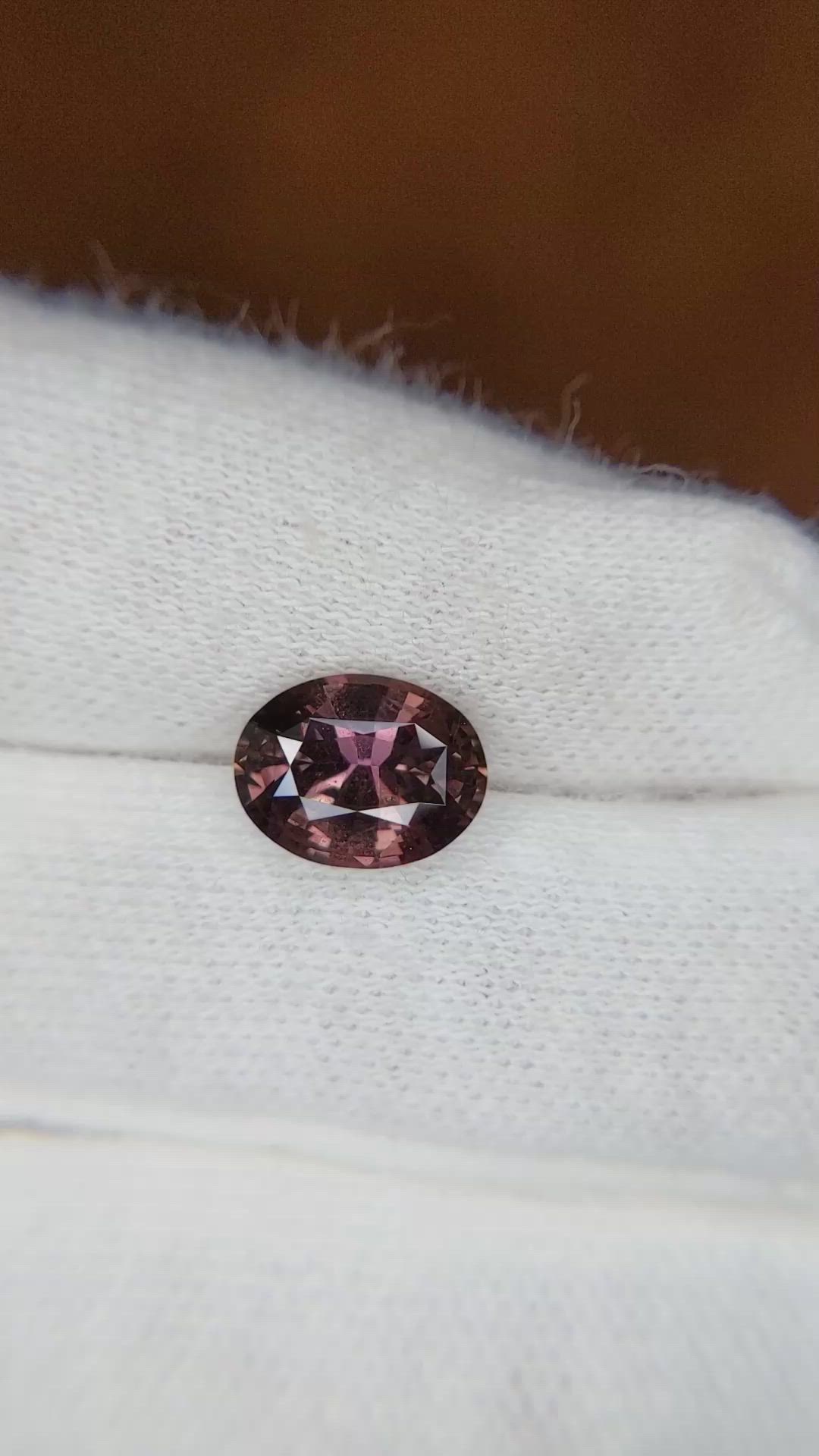 2.10 Ct. Pinkish Brown Sapphire from Ceylon (Sri Lanka) Size Video