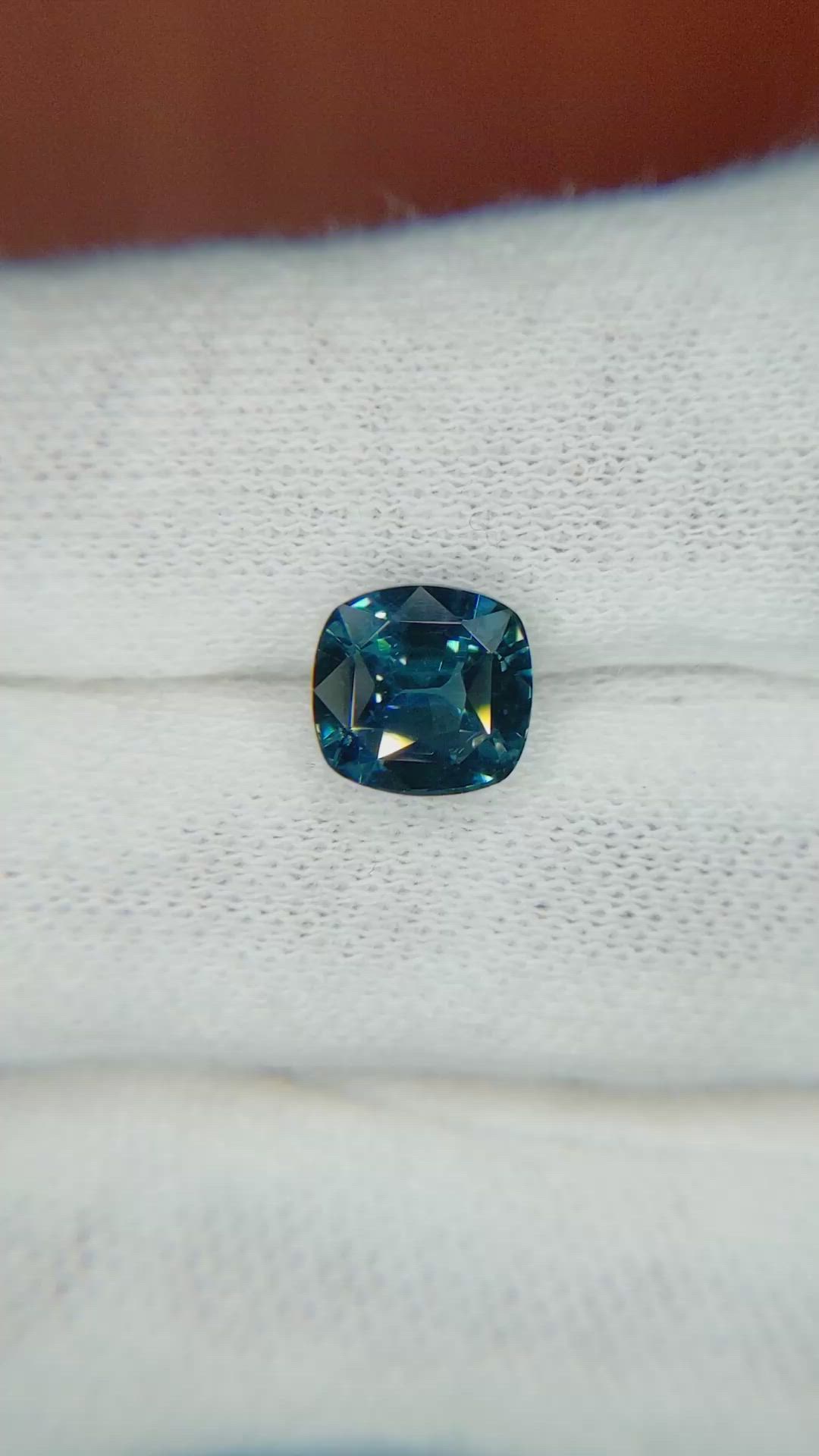 2.75 Ct. Greenish Blue Sapphire from Ceylon (Sri Lanka) Size Video