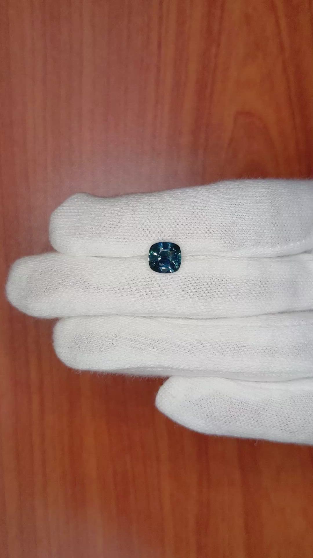 2.75 Ct. Greenish Blue Sapphire from Ceylon (Sri Lanka) Size Video
