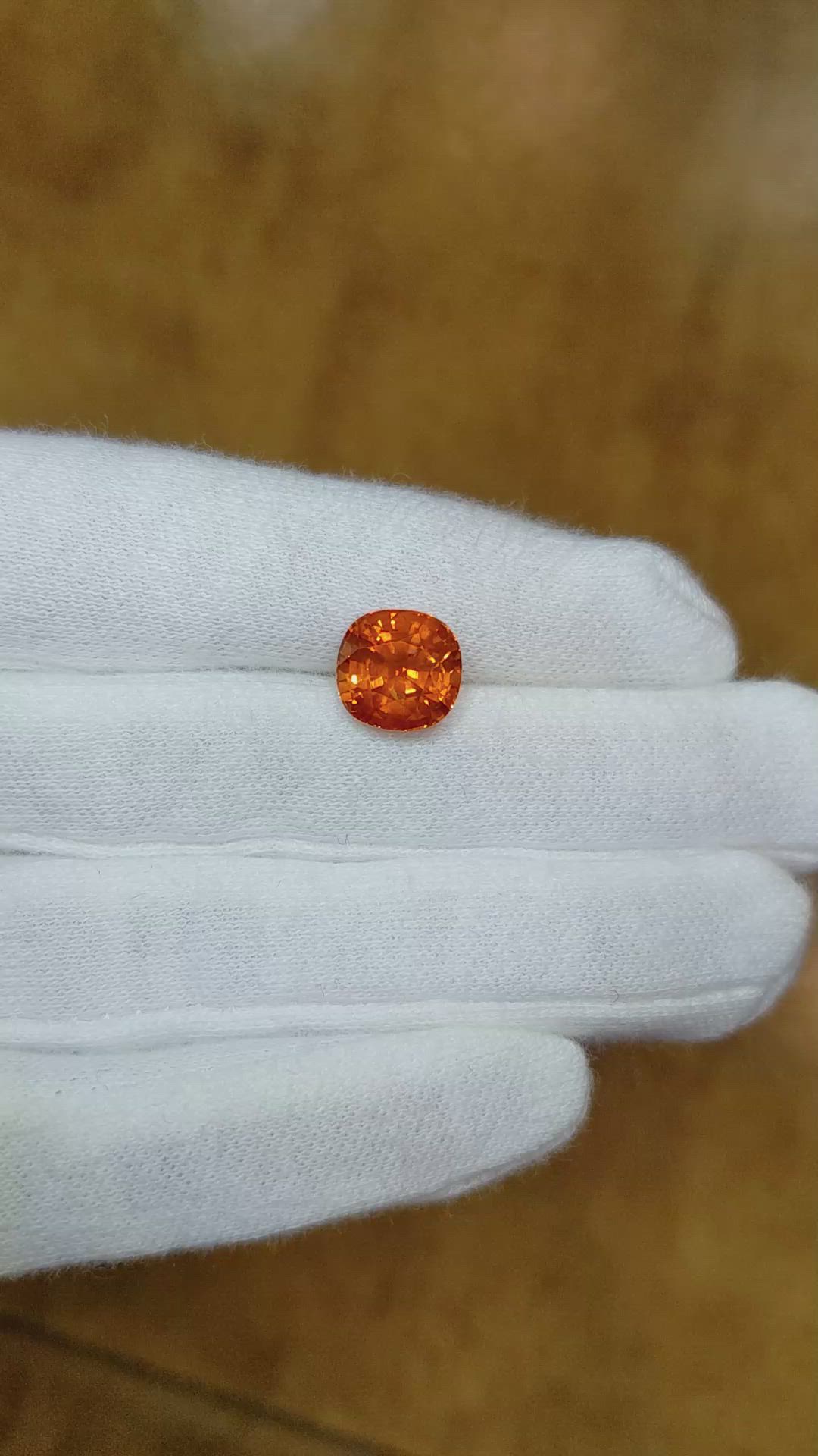 5.20 Ct. Orange Sapphire from Ceylon (Sri Lanka) Size Video