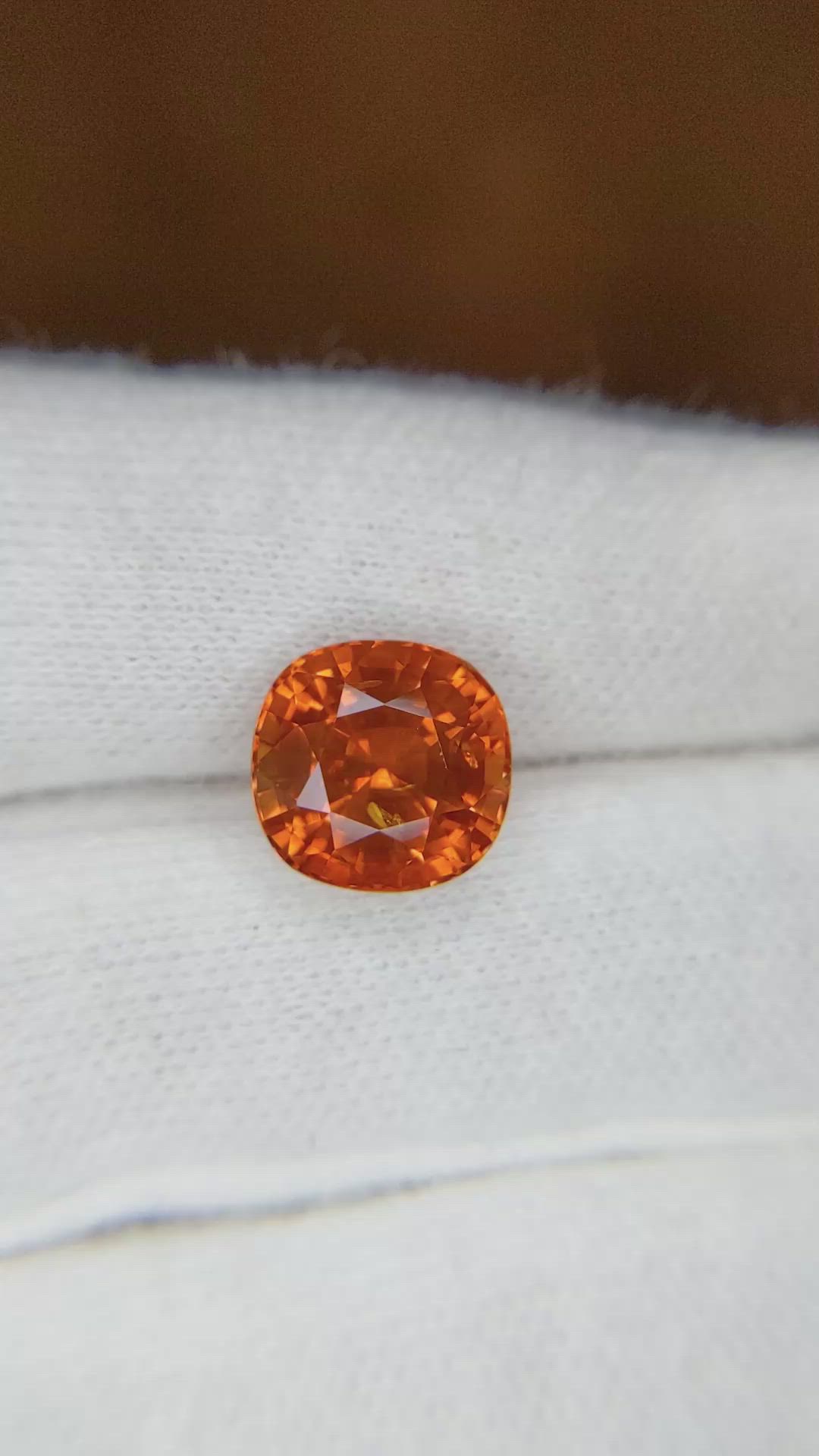 5.20 Ct. Orange Sapphire from Ceylon (Sri Lanka) Size Video
