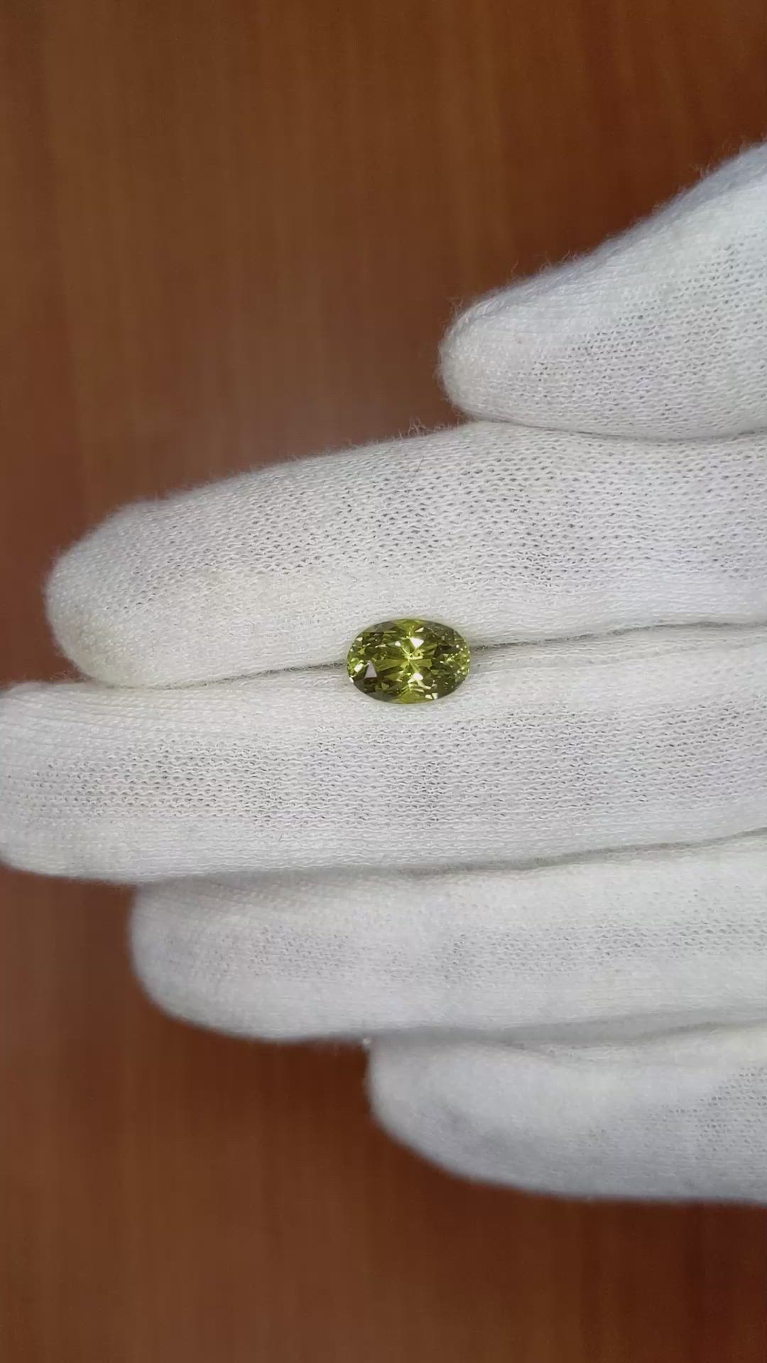 2.43 Ct. Sapphire from Ceylon (Sri Lanka) Size Video