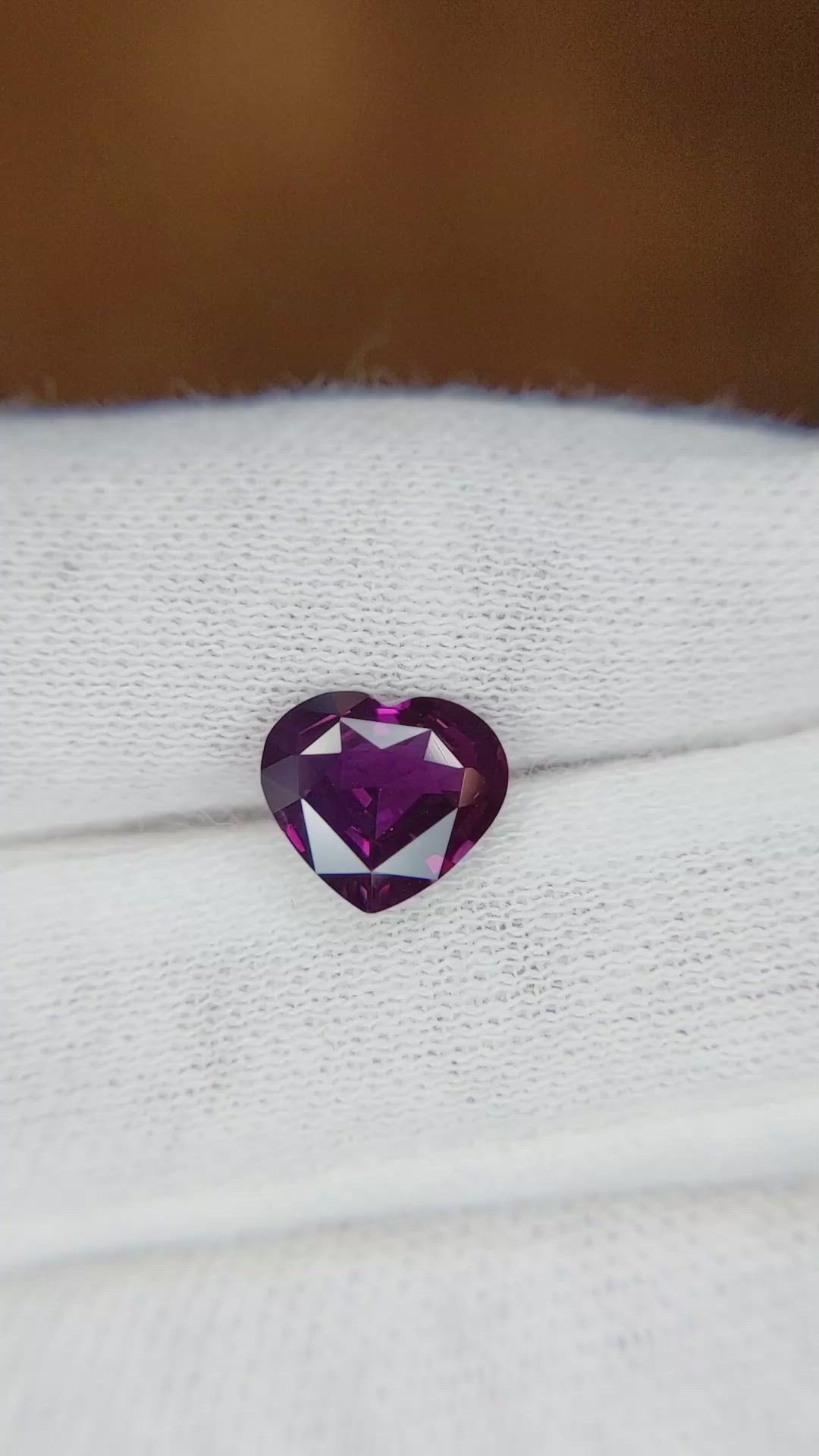 2.07 Ct. Pinkish Purple Sapphire from Ceylon (Sri Lanka) Size Video