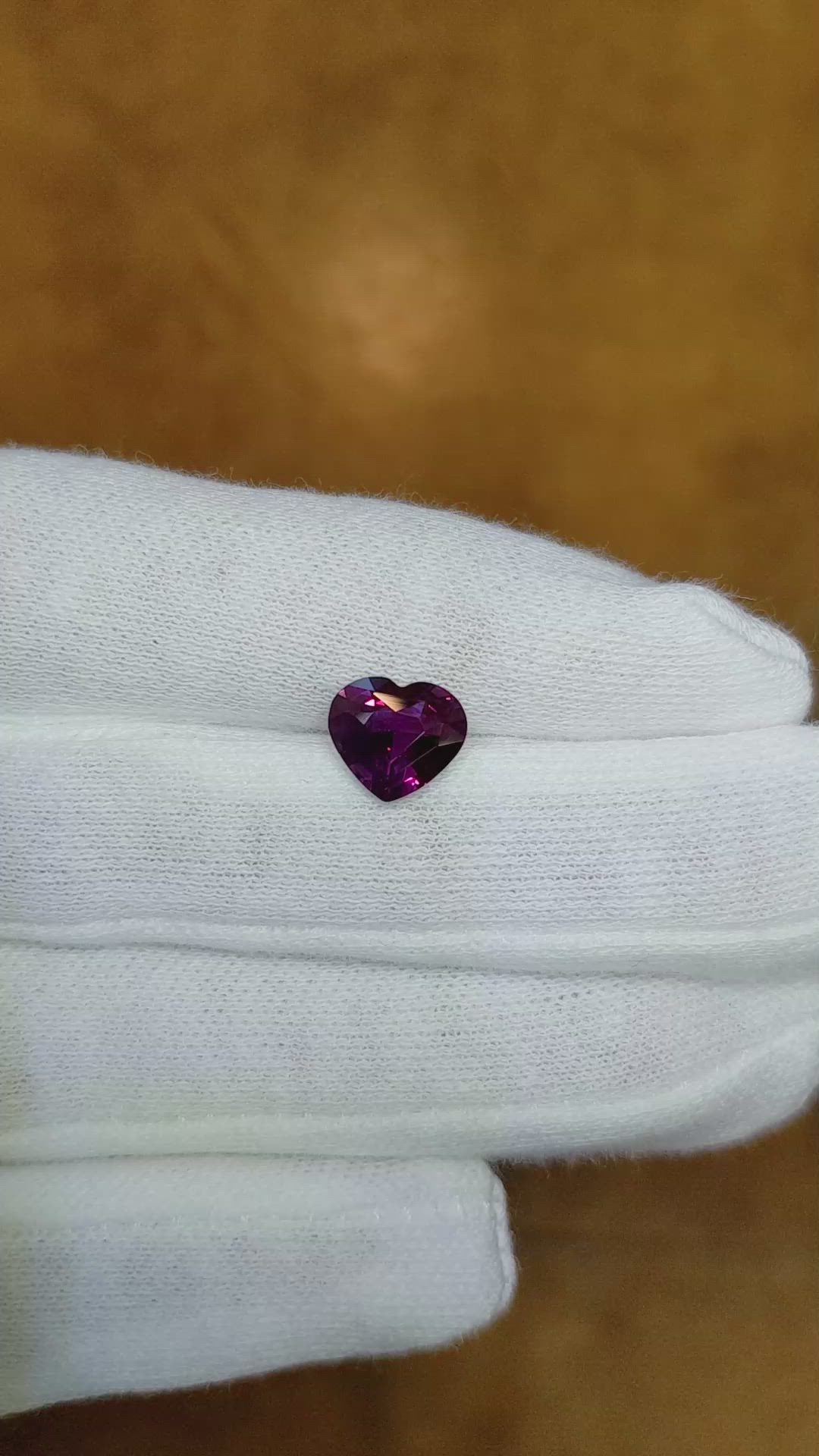 2.07 Ct. Pinkish Purple Sapphire from Ceylon (Sri Lanka) Size Video