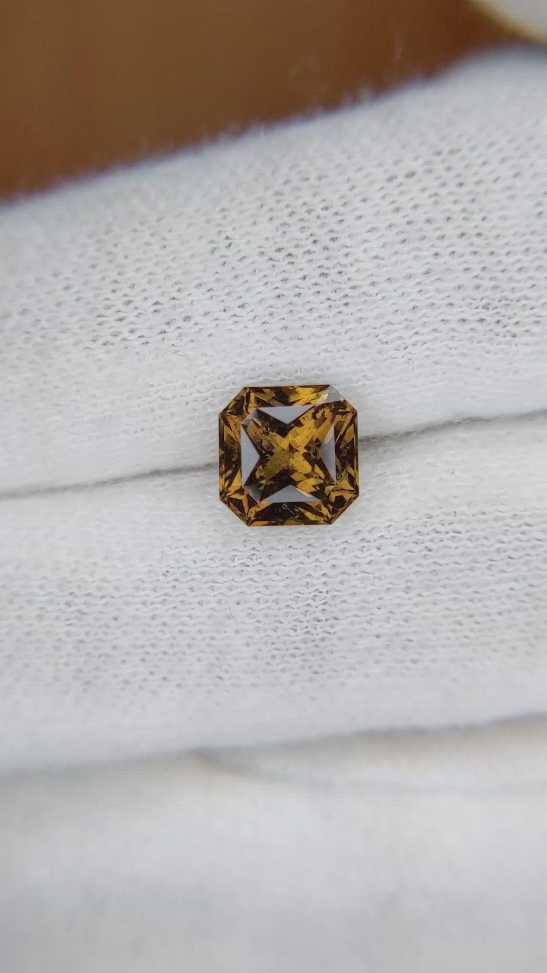 2.51 Ct. Orangish Brown Sapphire from Ceylon (Sri Lanka) Size Video