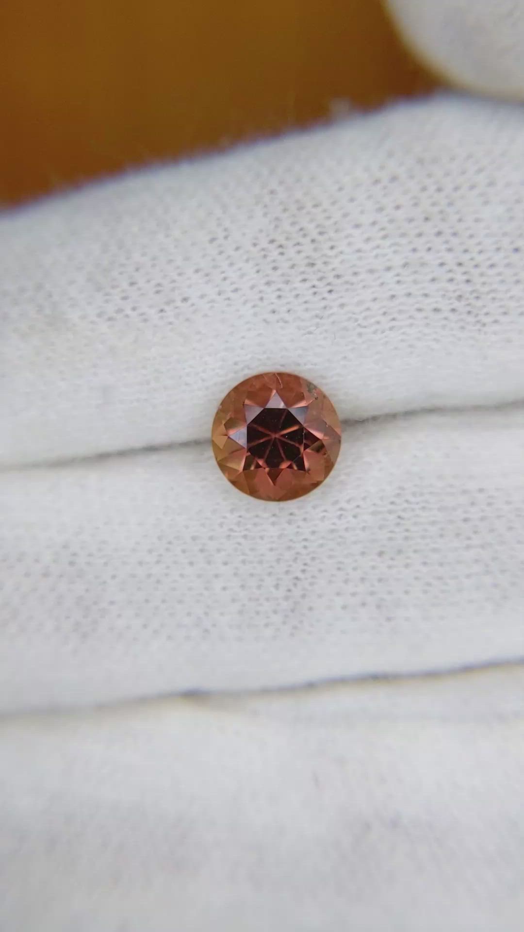 2.17 Ct. Orange Sapphire from Ceylon (Sri Lanka) Size Video