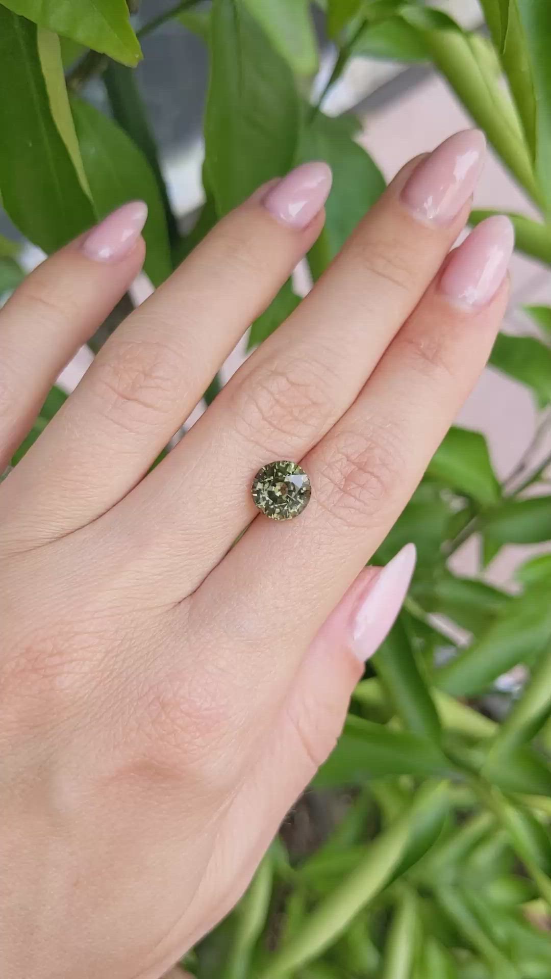 3.49 Ct. Green Sapphire from Ceylon (Sri Lanka) Size Video