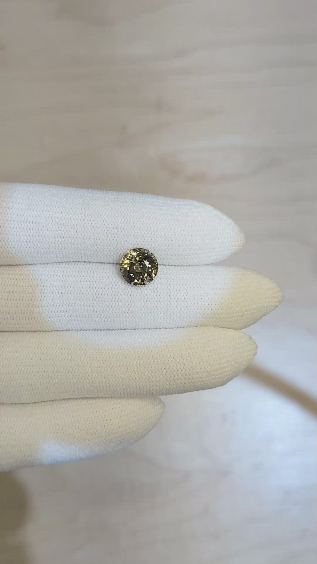 3.49 Ct. Green Sapphire from Ceylon (Sri Lanka) Size Video