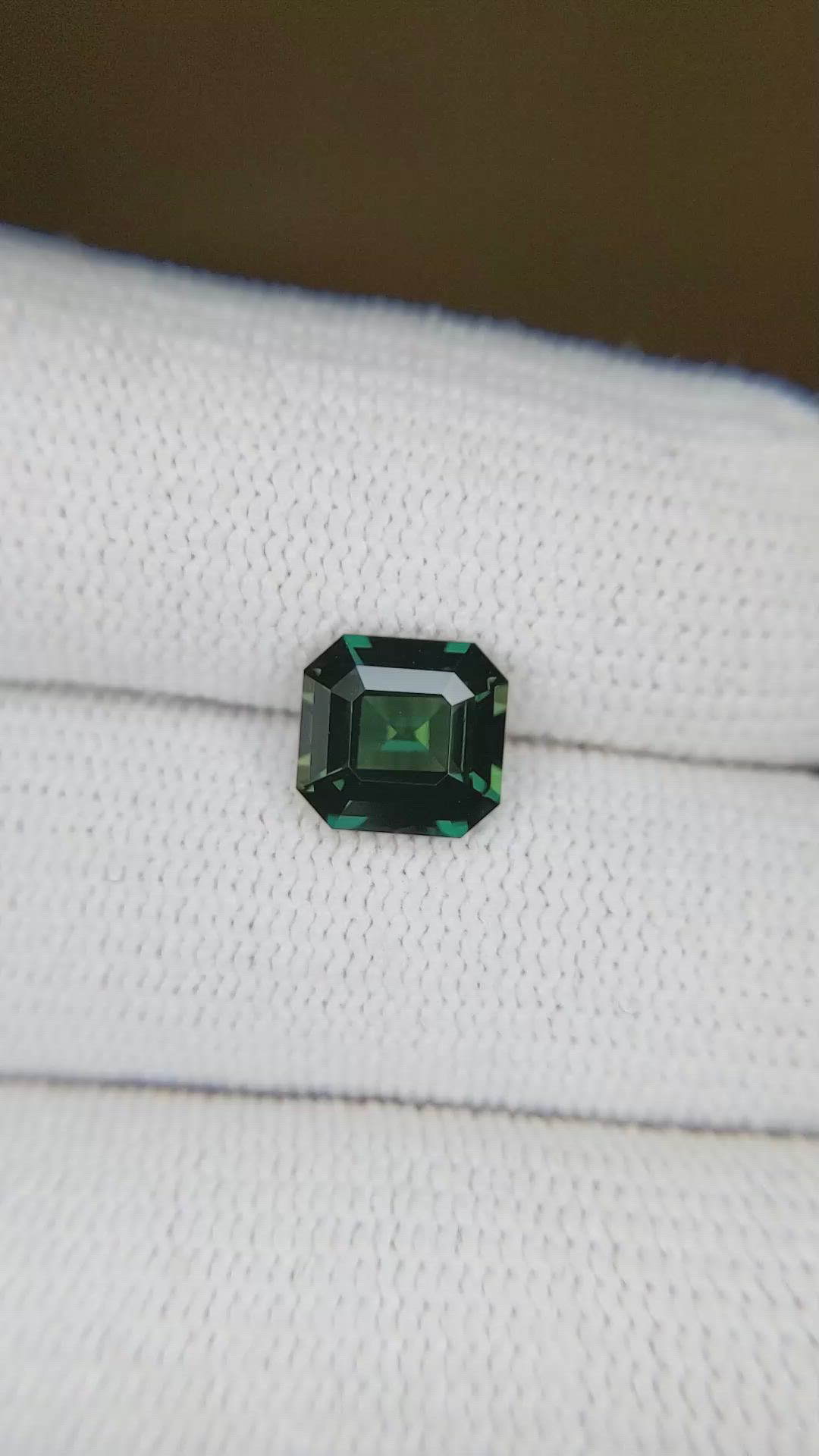 2.30 Ct. Green Sapphire from Ceylon (Sri Lanka) Size Video