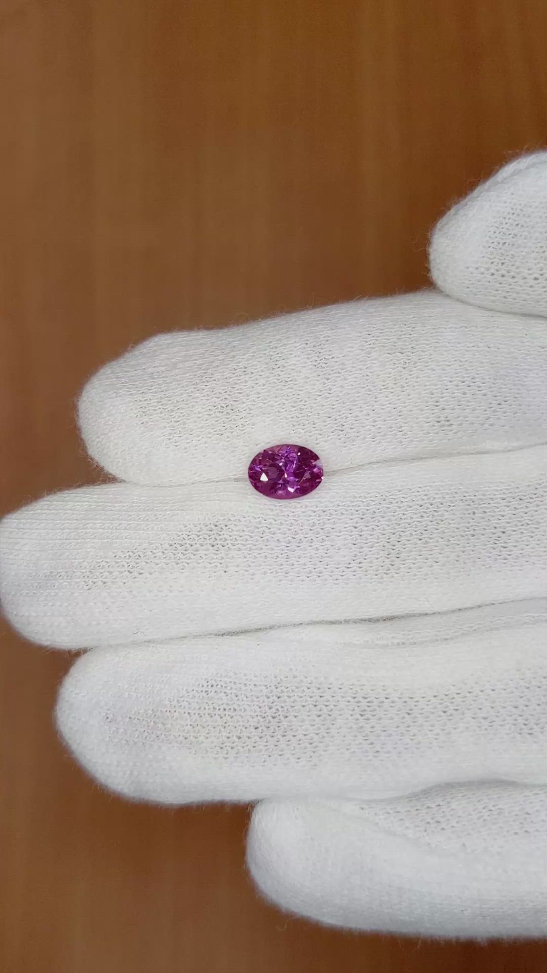 0.88 Ct. Sapphire from Ceylon (Sri Lanka) Size Video
