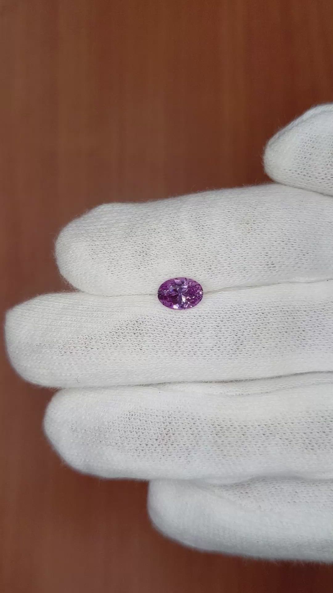 0.94 Ct. Sapphire from Ceylon (Sri Lanka) Size Video