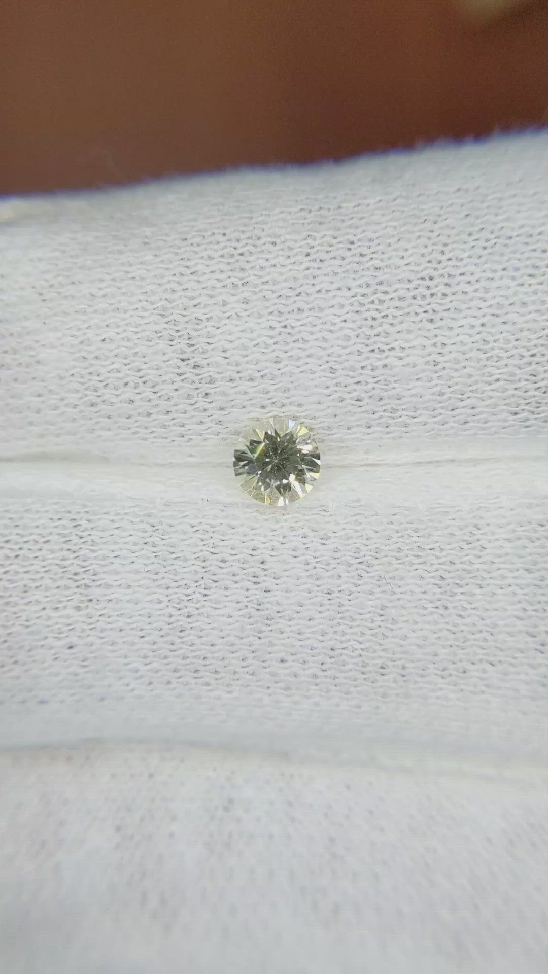 0.43 Ct. Peach Sapphire from Ceylon (Sri Lanka) Size Video