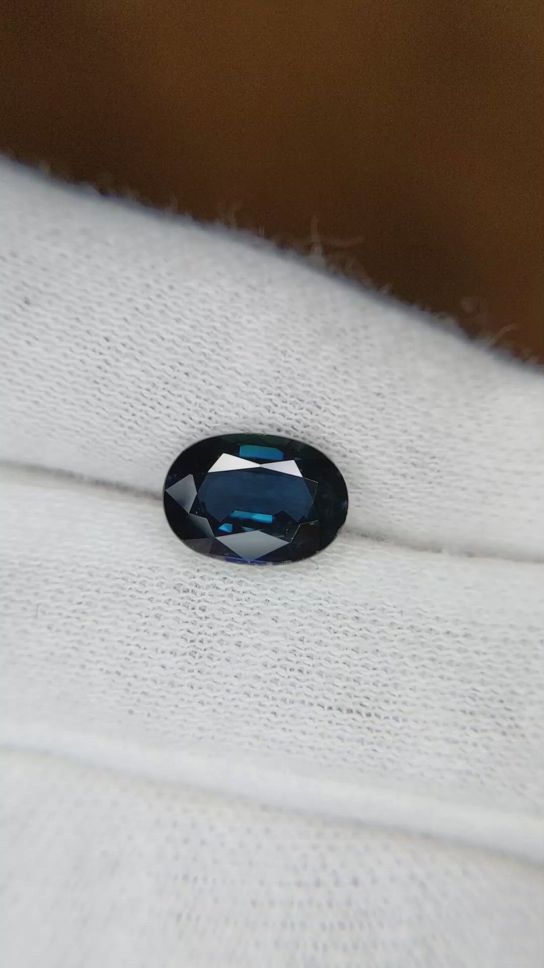 2.80 Ct. Greenish Blue Sapphire from Ceylon (Sri Lanka) Size Video