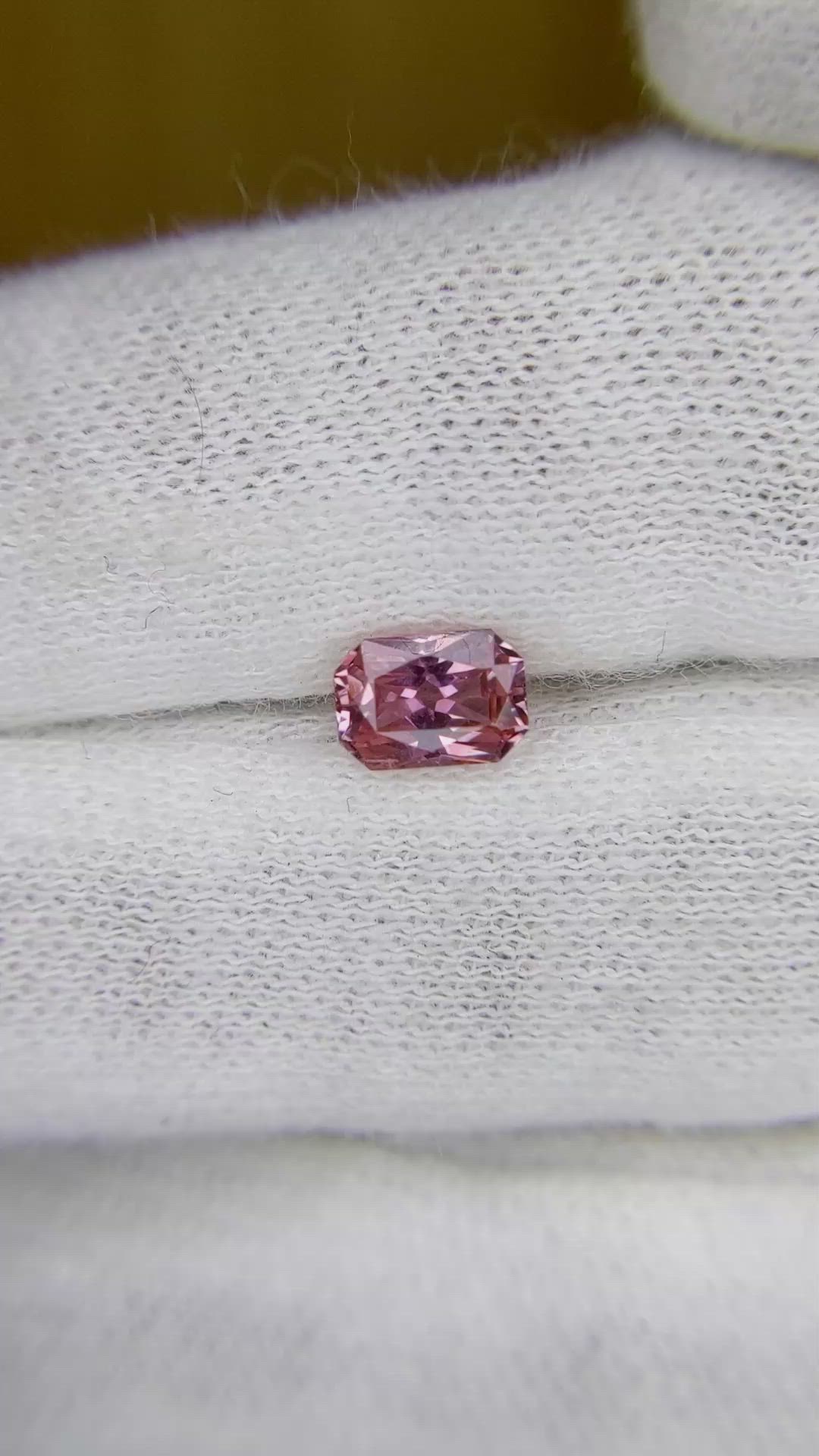 1.00 Ct. Reddish Pink Sapphire from Ceylon (Sri Lanka) Size Video